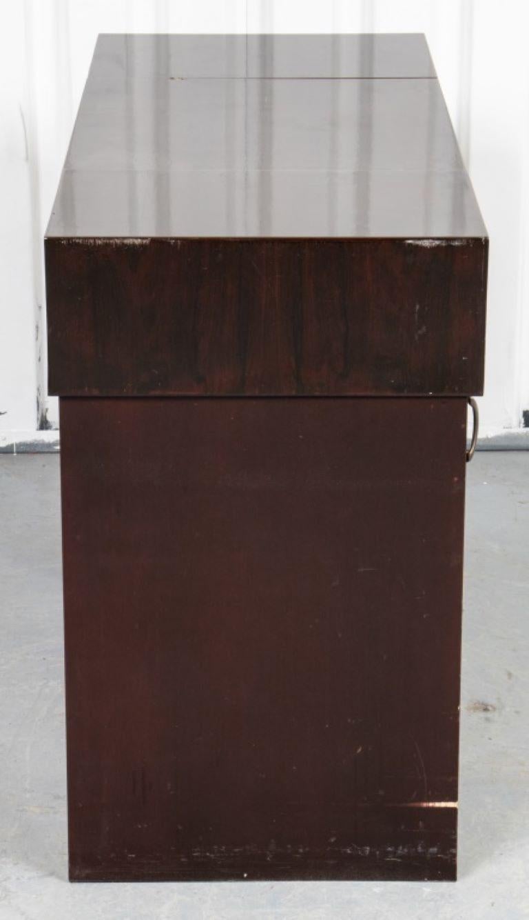 Modern Lacquered Wood Vanity Desk In Fair Condition For Sale In New York, NY