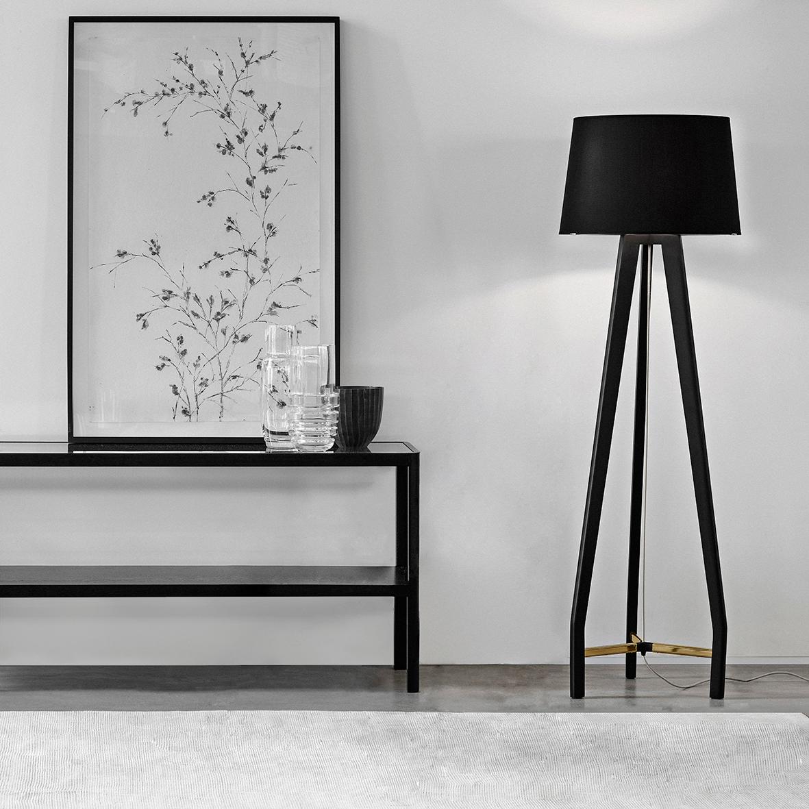 Modern Lamp in solid wood and Metal For Sale 1