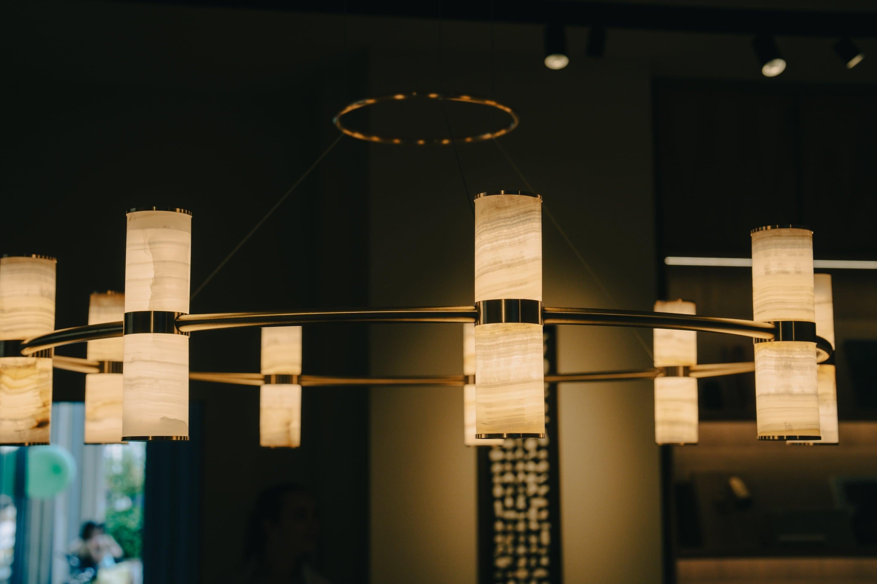 Modern Lamp 'Pars Chandelier' by Anour, Brushed Brass, White Onyx en vente 5