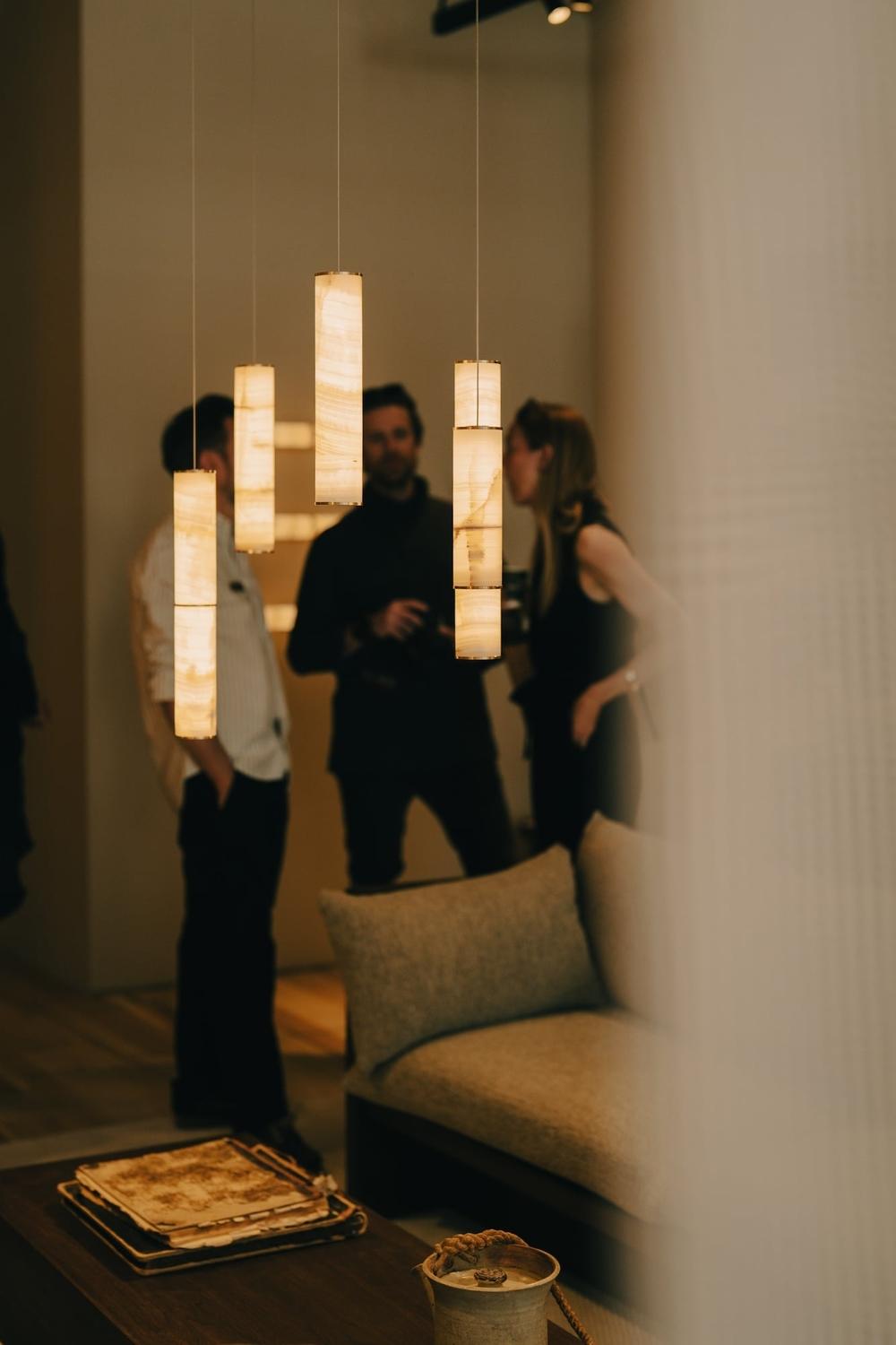 Lampe moderne 'Pars Cluster - 3' by Anour, Brushed Brass, White Onyx en vente 10
