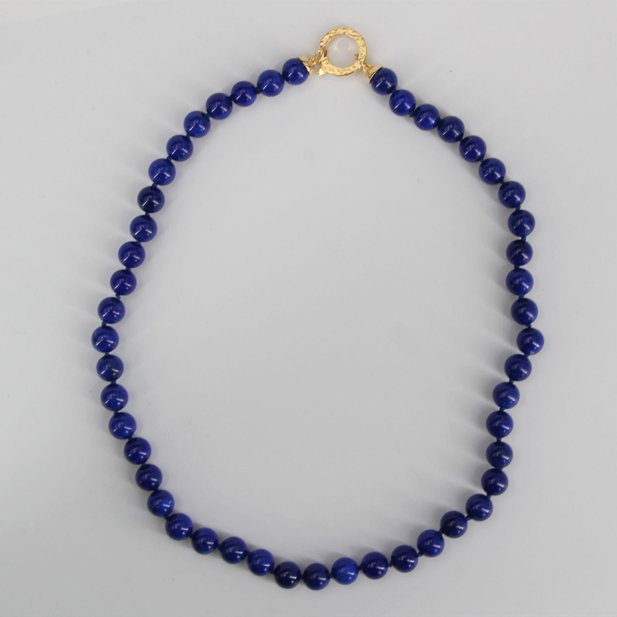 Modern Lapis Lazuli 18 Karat Yellow Gold Chiseled Clasp Necklace In New Condition For Sale In Poitiers, FR