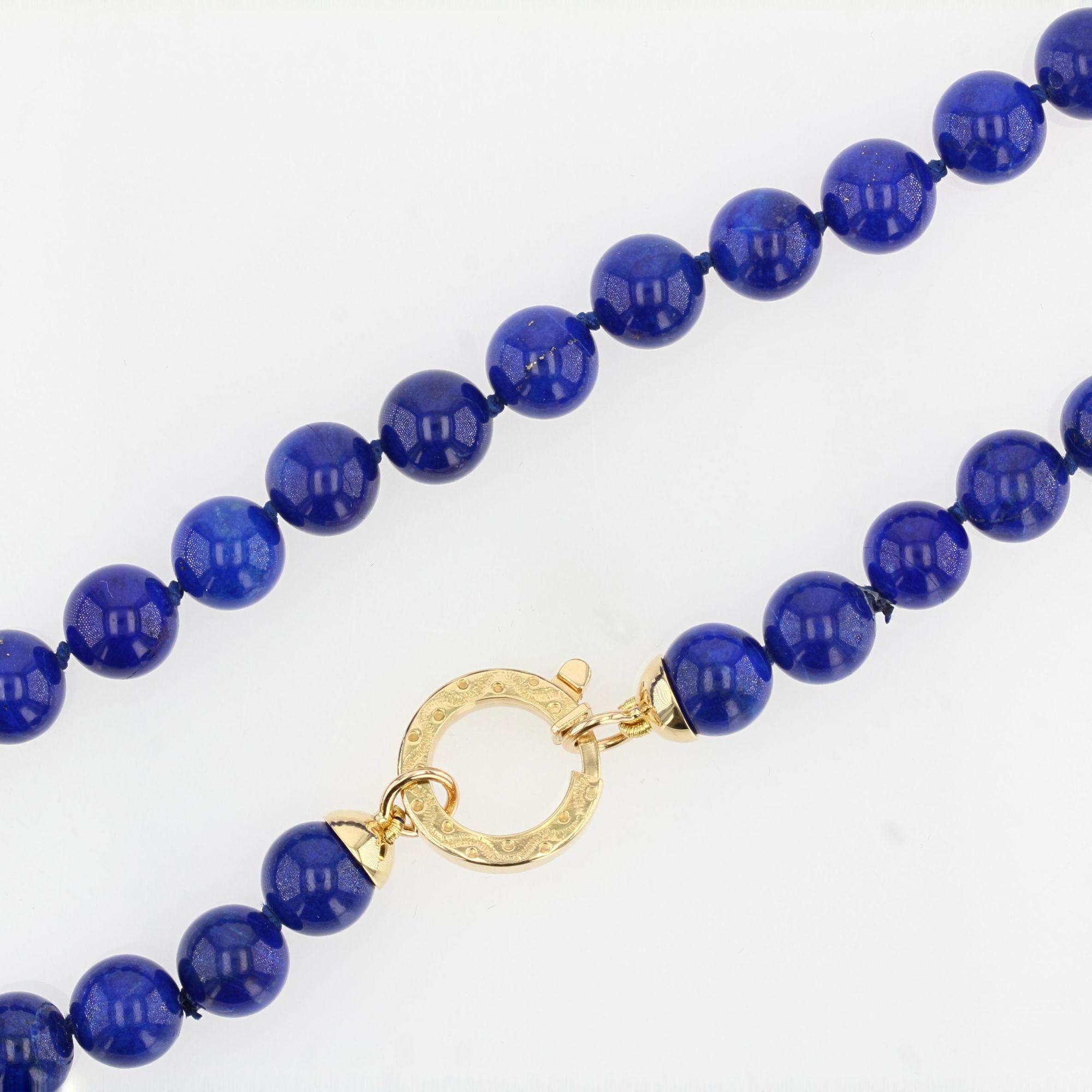 Modern Lapis Lazuli 18 Karat Yellow Gold Chiseled Clasp Necklace For Sale 1