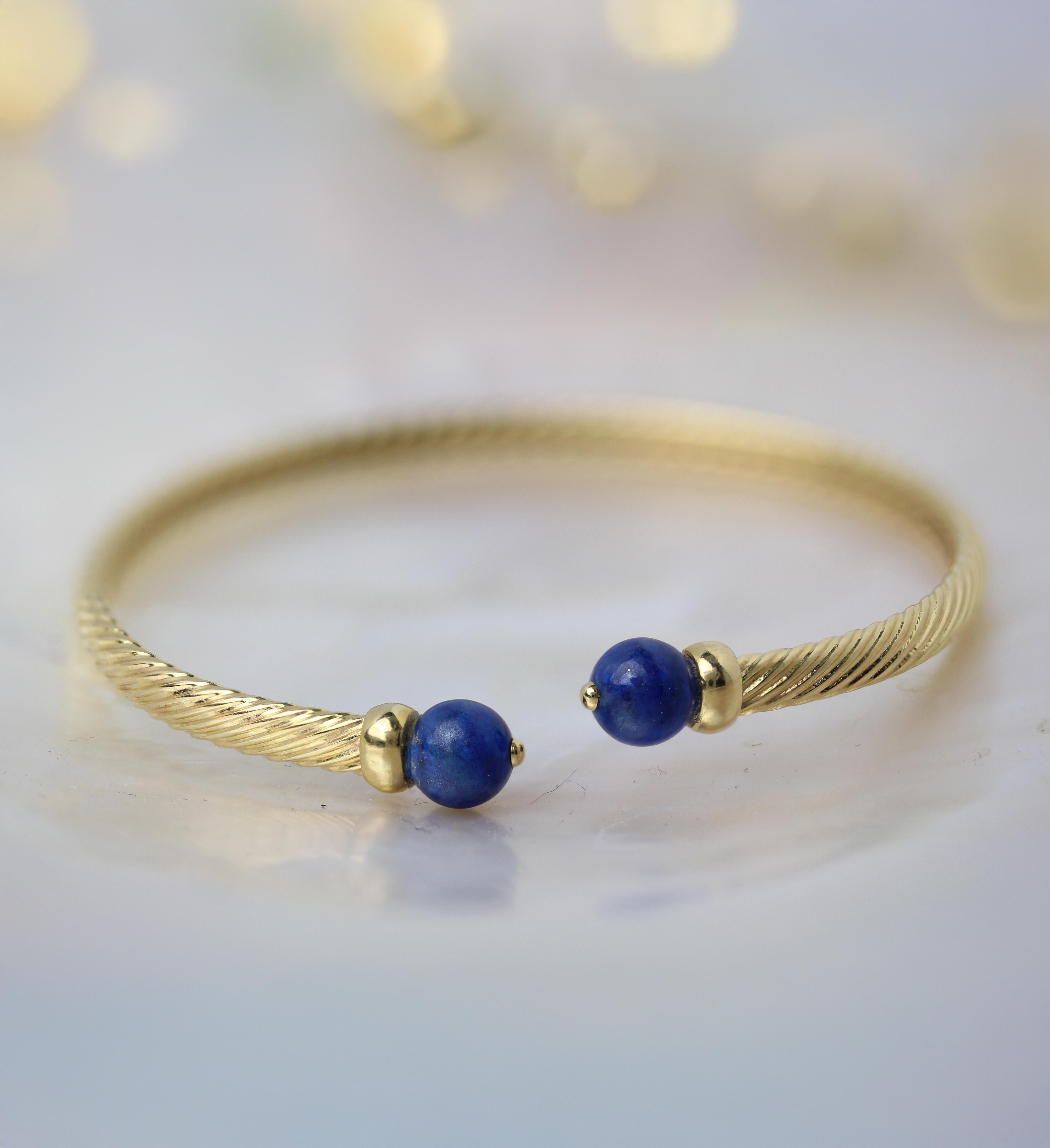 Bracelet jonc moderne en or jaune 18 carats avec perles de lapis-lazuli en vente 4