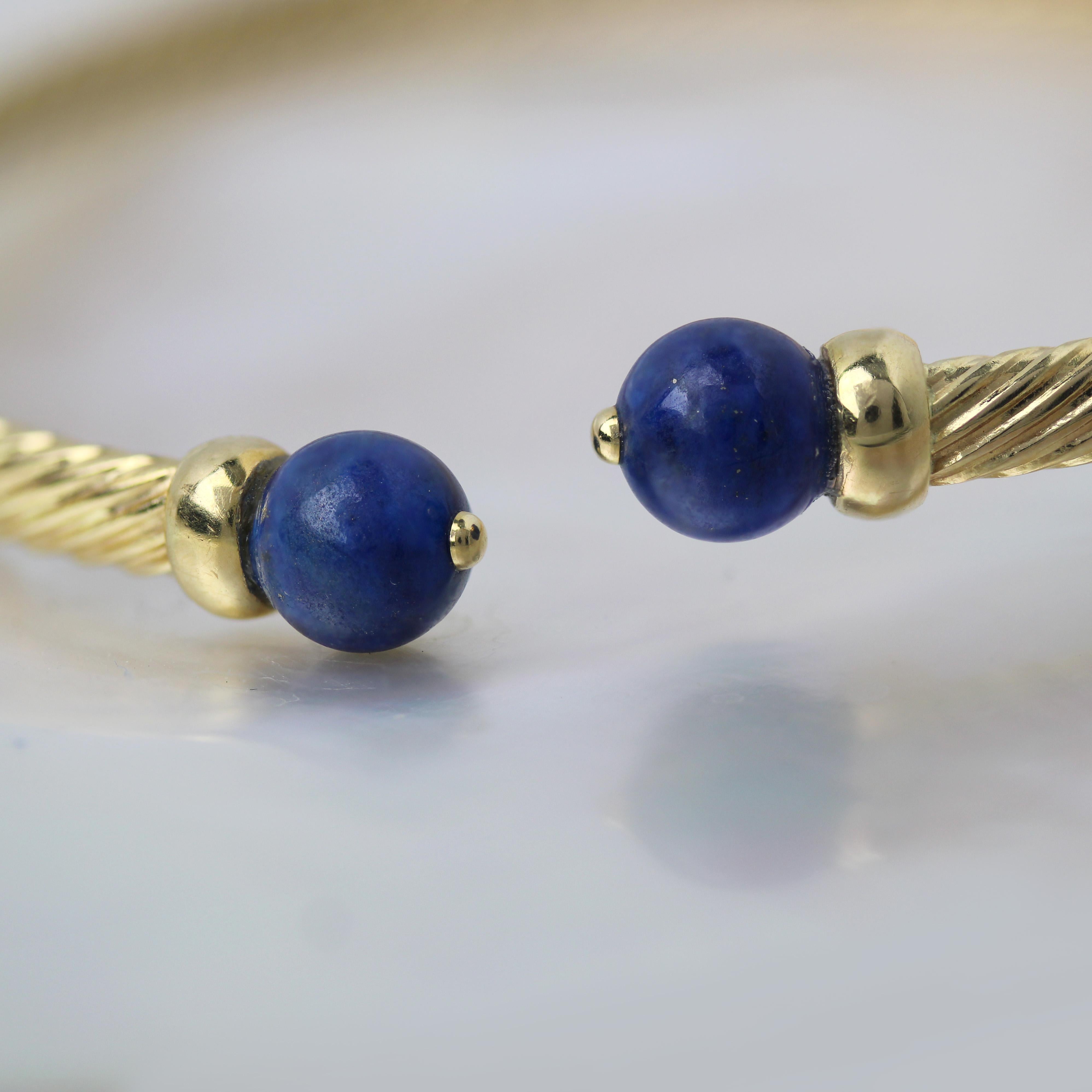 Bracelet jonc moderne en or jaune 18 carats avec perles de lapis-lazuli Pour femmes en vente