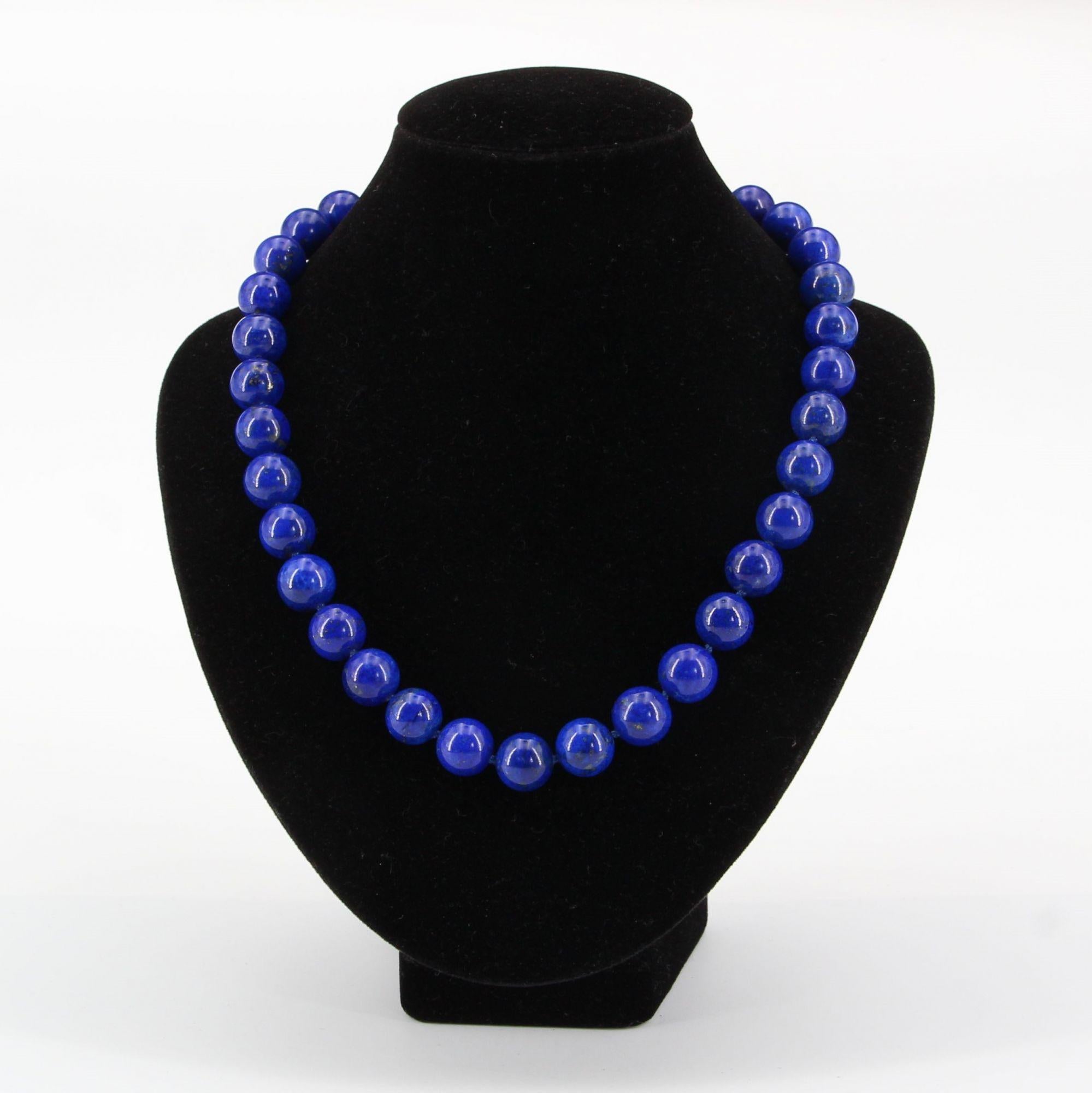 Women's Modern Lapis Lazuli Pearl 18 Karat Yellow Gold Clasp Necklace