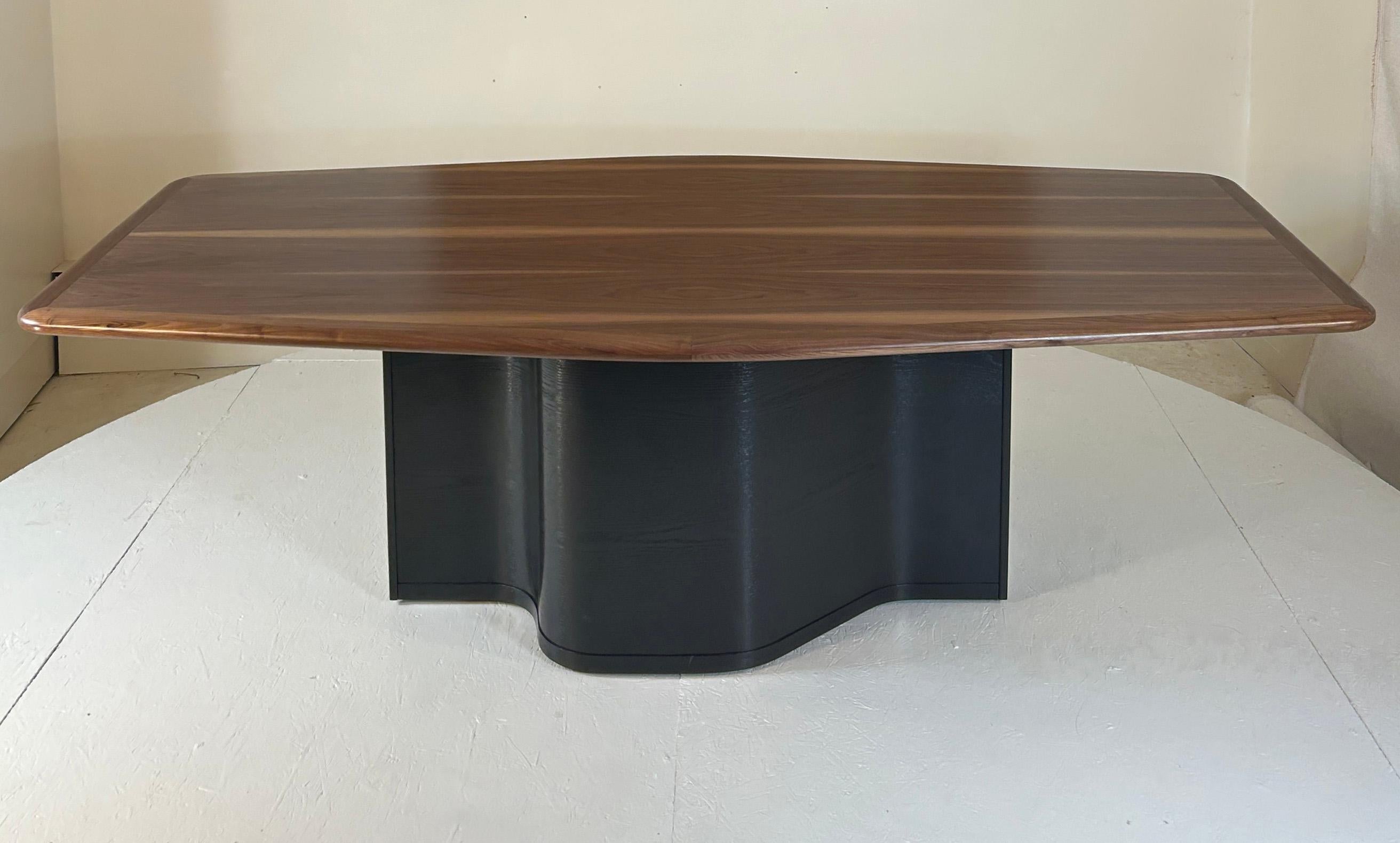 Modern Large 8-Seater boat shaped one of a kind table For Sale 5