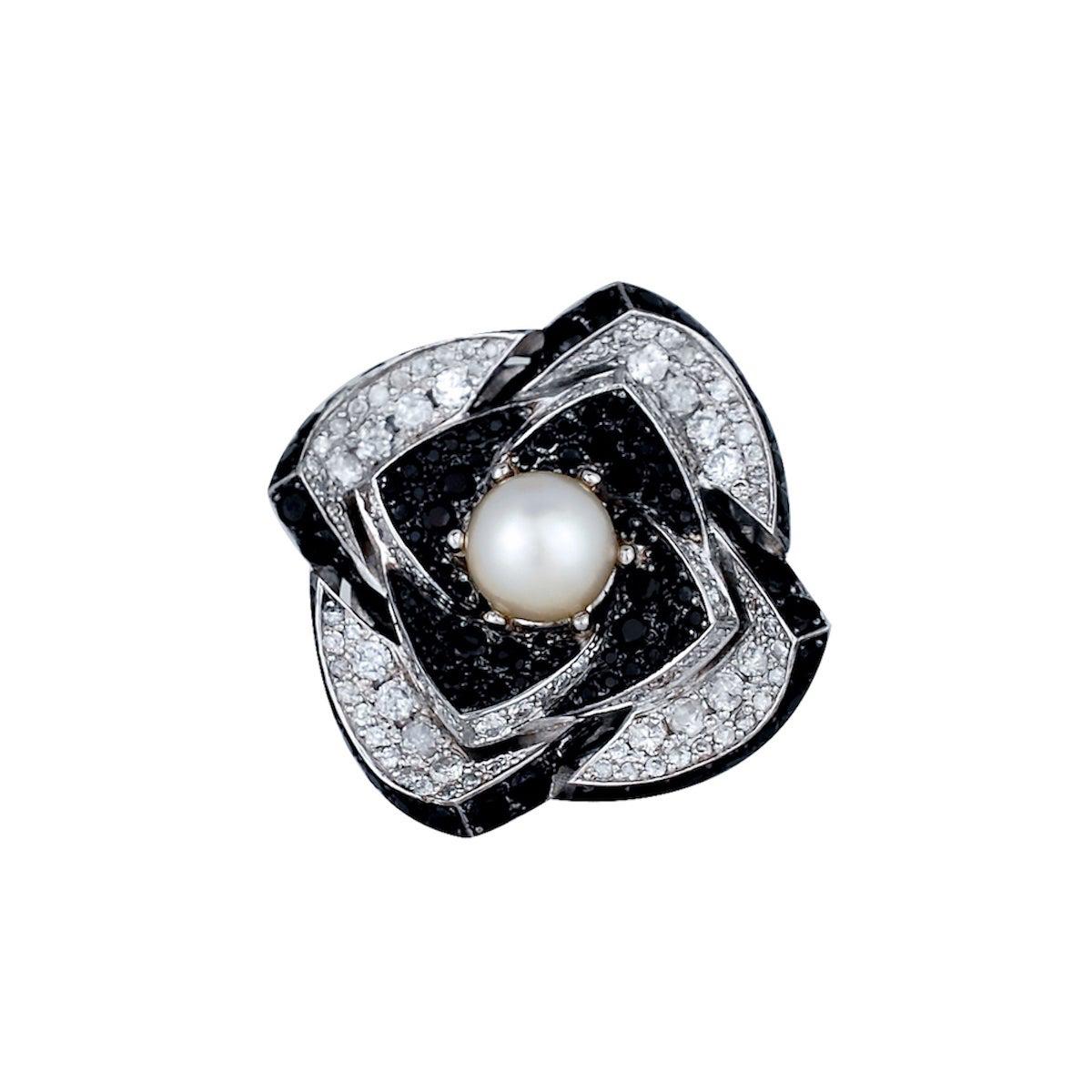 Black and Diamond Ring with Spinel and Pearl 9 Carats Total  For Sale