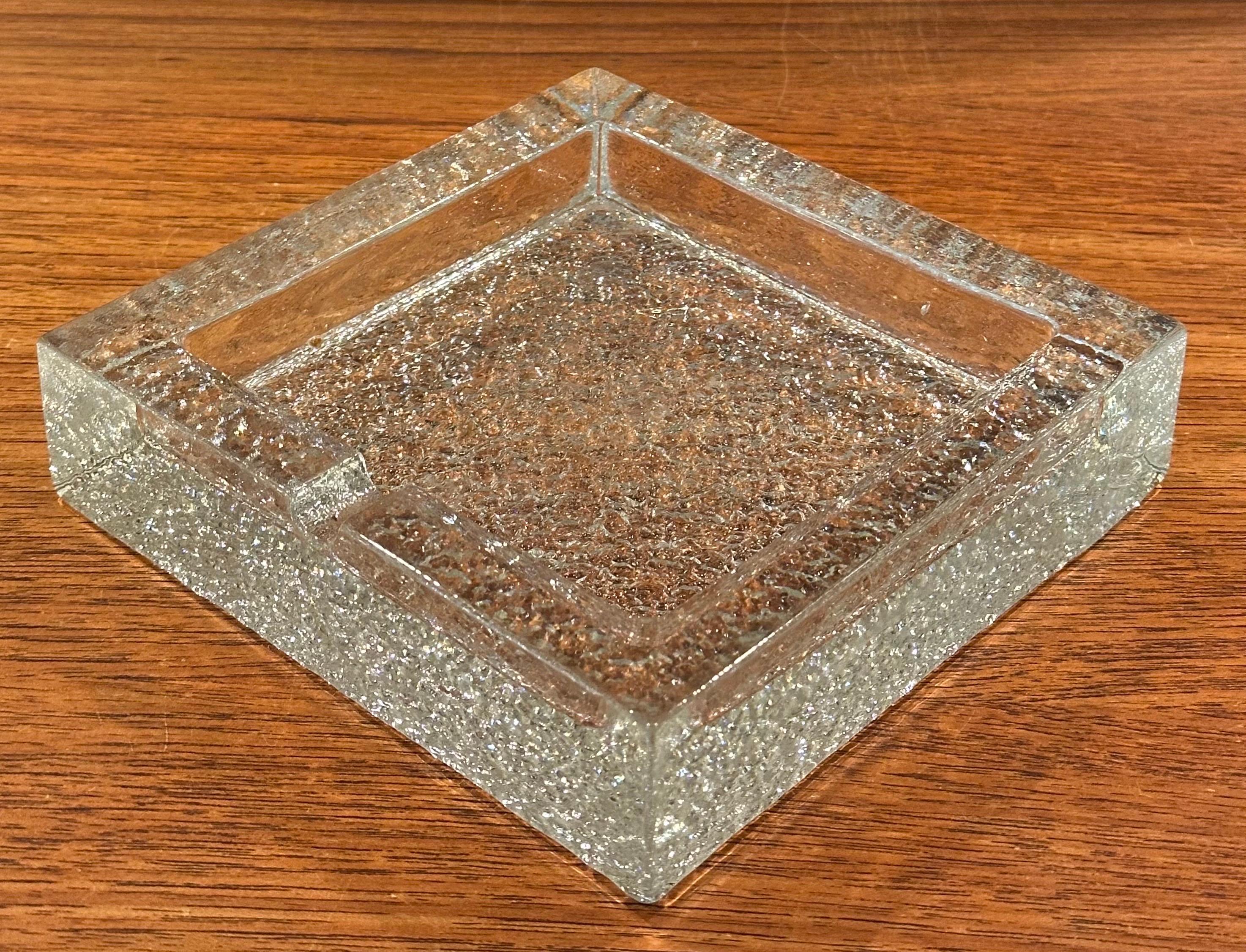 Großer moderner Zigarren-Aschenbecher aus Craquelé-Glas (amerikanisch) im Angebot