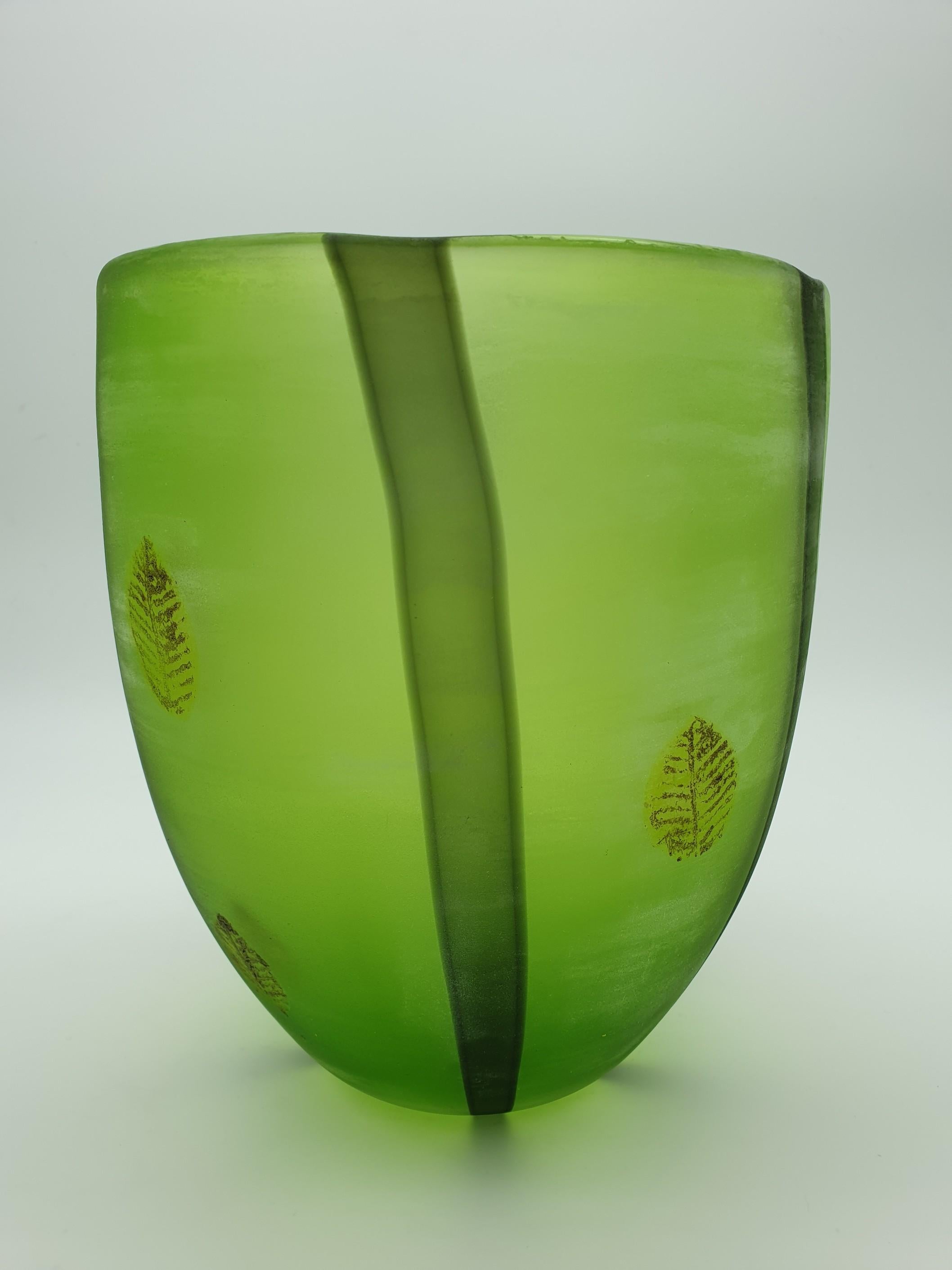 Hand-Crafted Modern Large Murano Glass Vase with Leaves in Sabbiato Finish, by Cenedese, 1988 For Sale