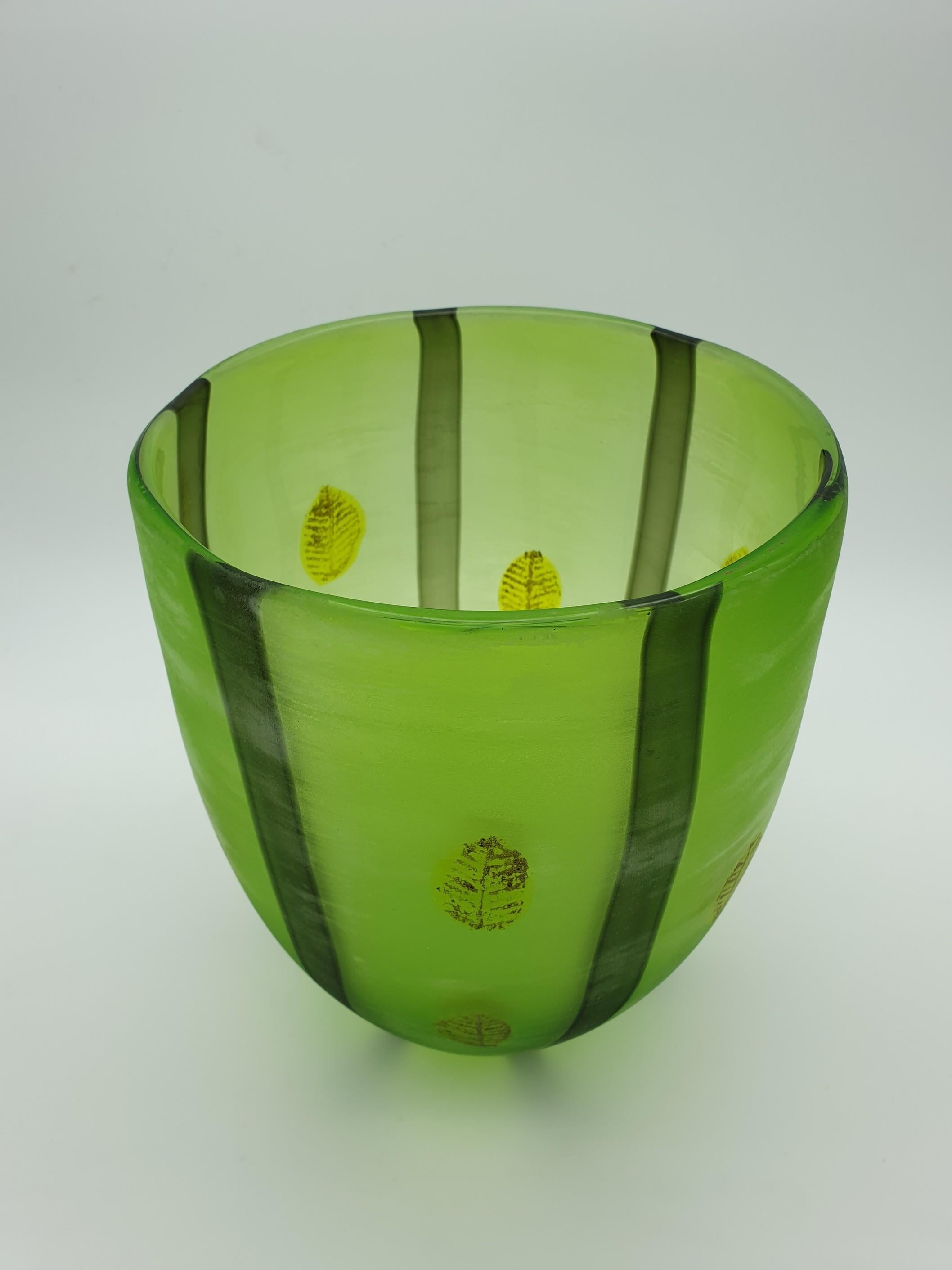 Late 20th Century Modern Large Murano Glass Vase with Leaves in Sabbiato Finish, by Cenedese, 1988 For Sale