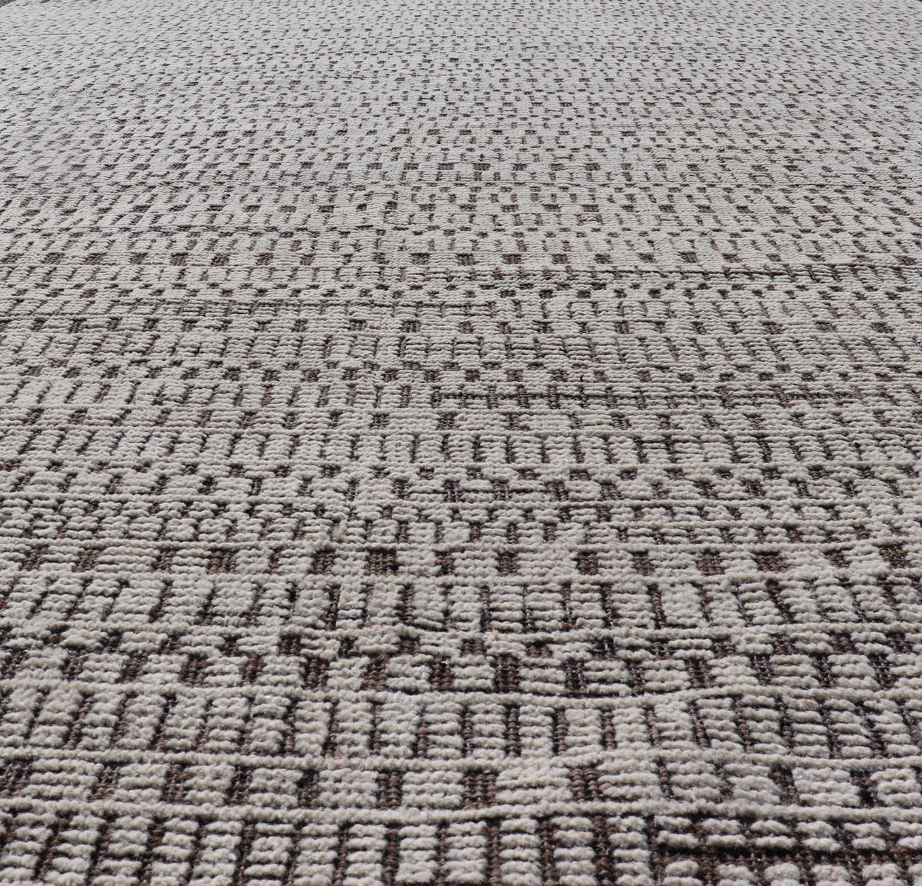 Alfombra Grande Moderna de Lana con Diseño Geométrico en Marrón, Carbón y Marfil Afgano en venta