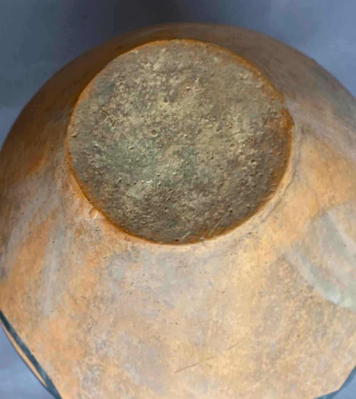 Moderne, großformatige Keramiktöpfe im neolithischen Stil im Angebot 9