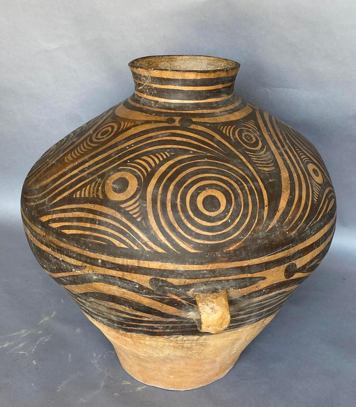 Moderne, großformatige Keramiktöpfe im neolithischen Stil (Chinesisch) im Angebot