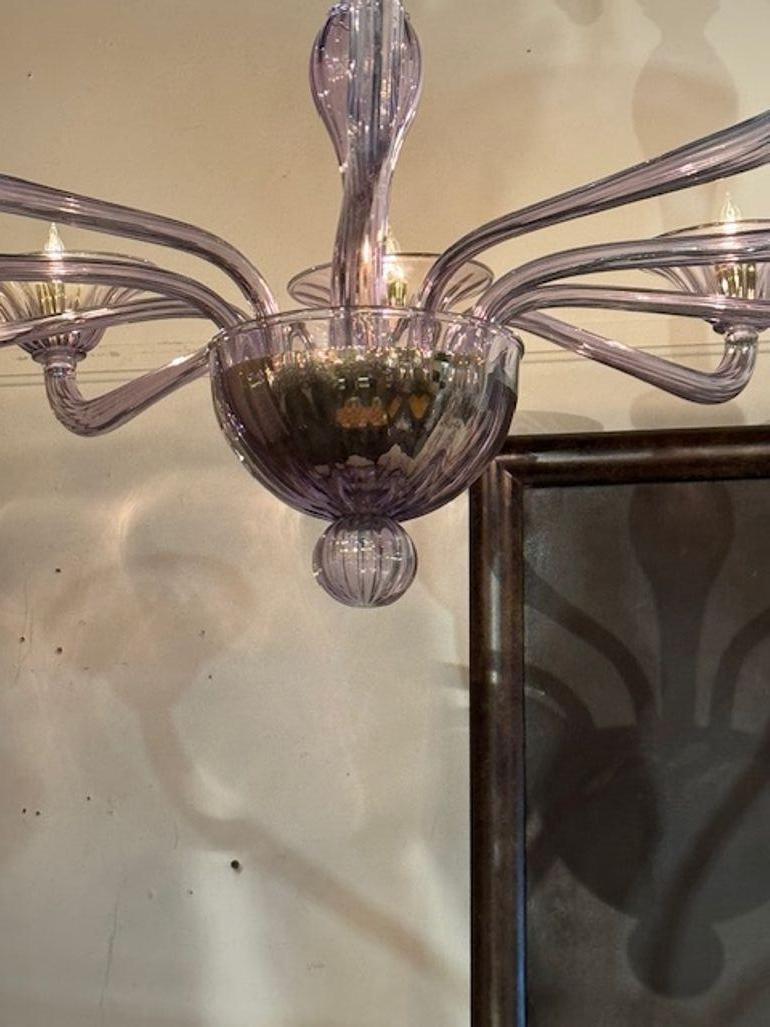 Araña moderna de cristal de Murano soplado color lavanda con 10 brazos en venta 1