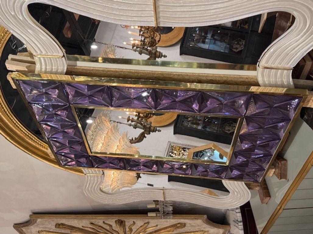 Laiton Miroir moderne en verre de Murano et laiton lavande en vente
