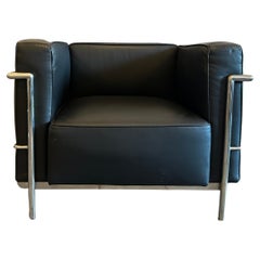 Modern LC3 Black leather chrome frame lounge chair by Le Corbusier