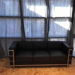 Modern Le Corbusier LC2 Design Three-Seat Classic Chrome and Black Leather Sofa