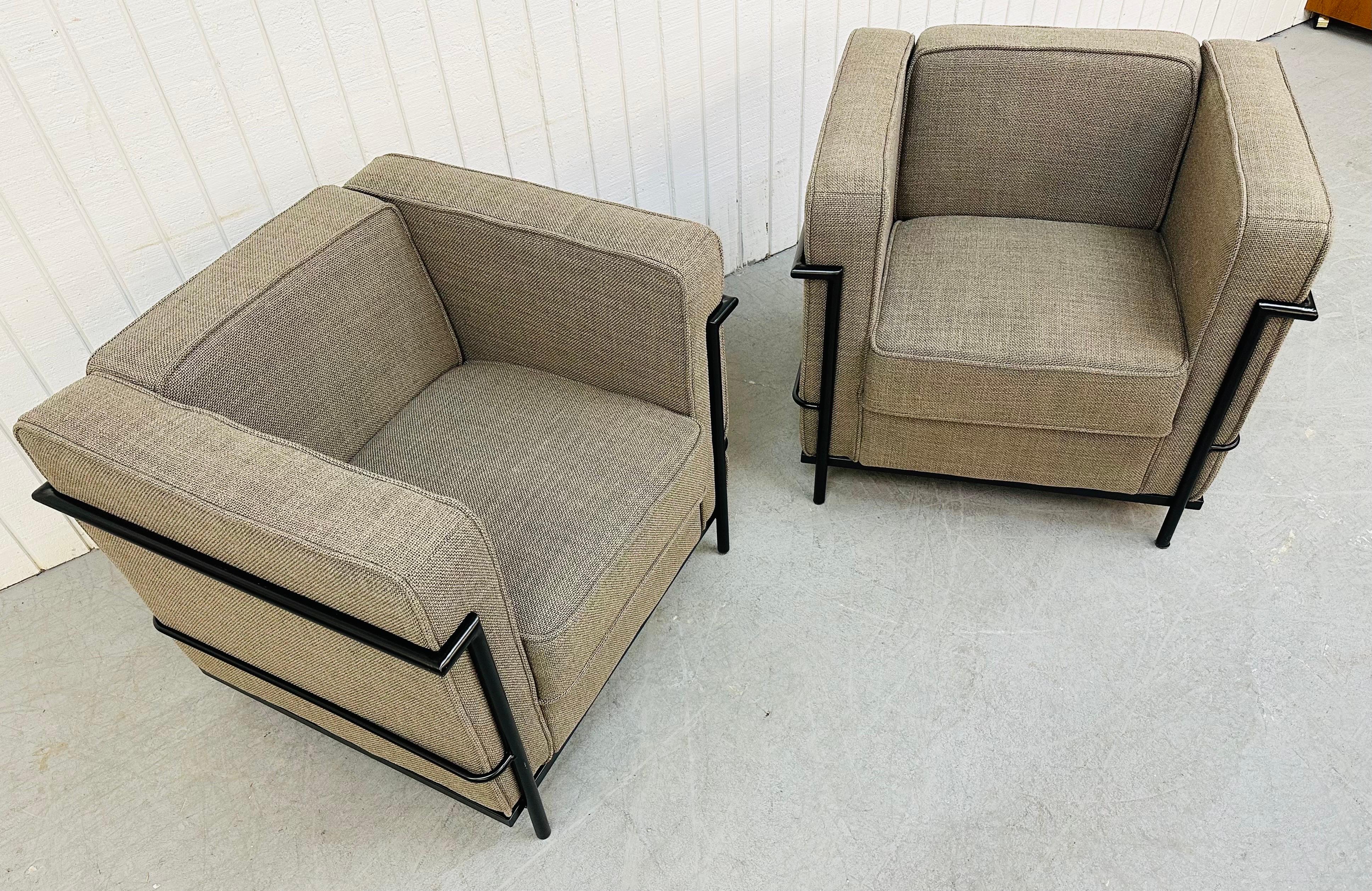 Modern Le Corbusier Style Club Chairs, Set of 2 In Excellent Condition For Sale In Clarksboro, NJ