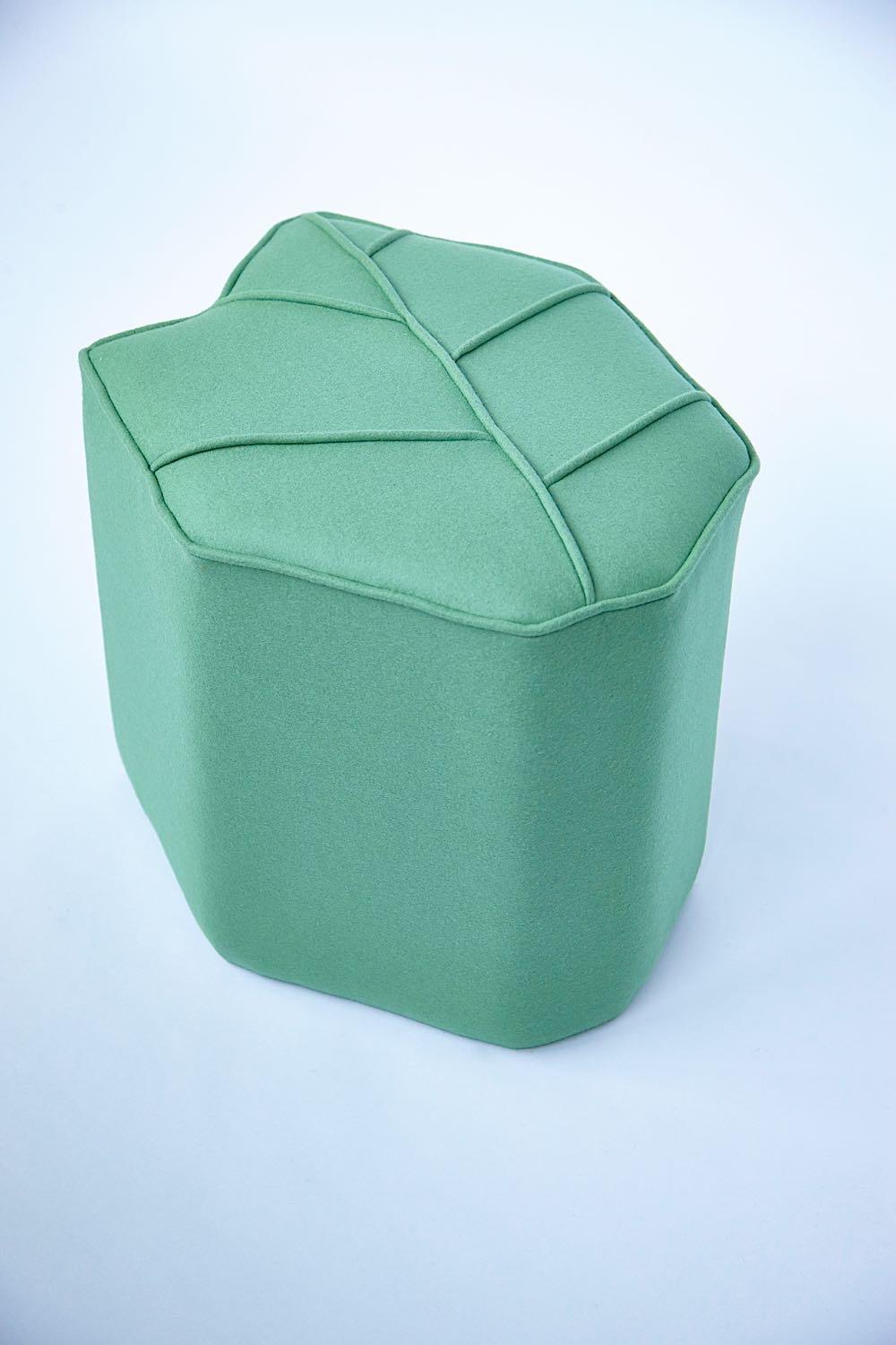 Pouf moderno Leaf Seat di design by nico, rivestito in Kvadrat  Tessuto di lana in vendita 7