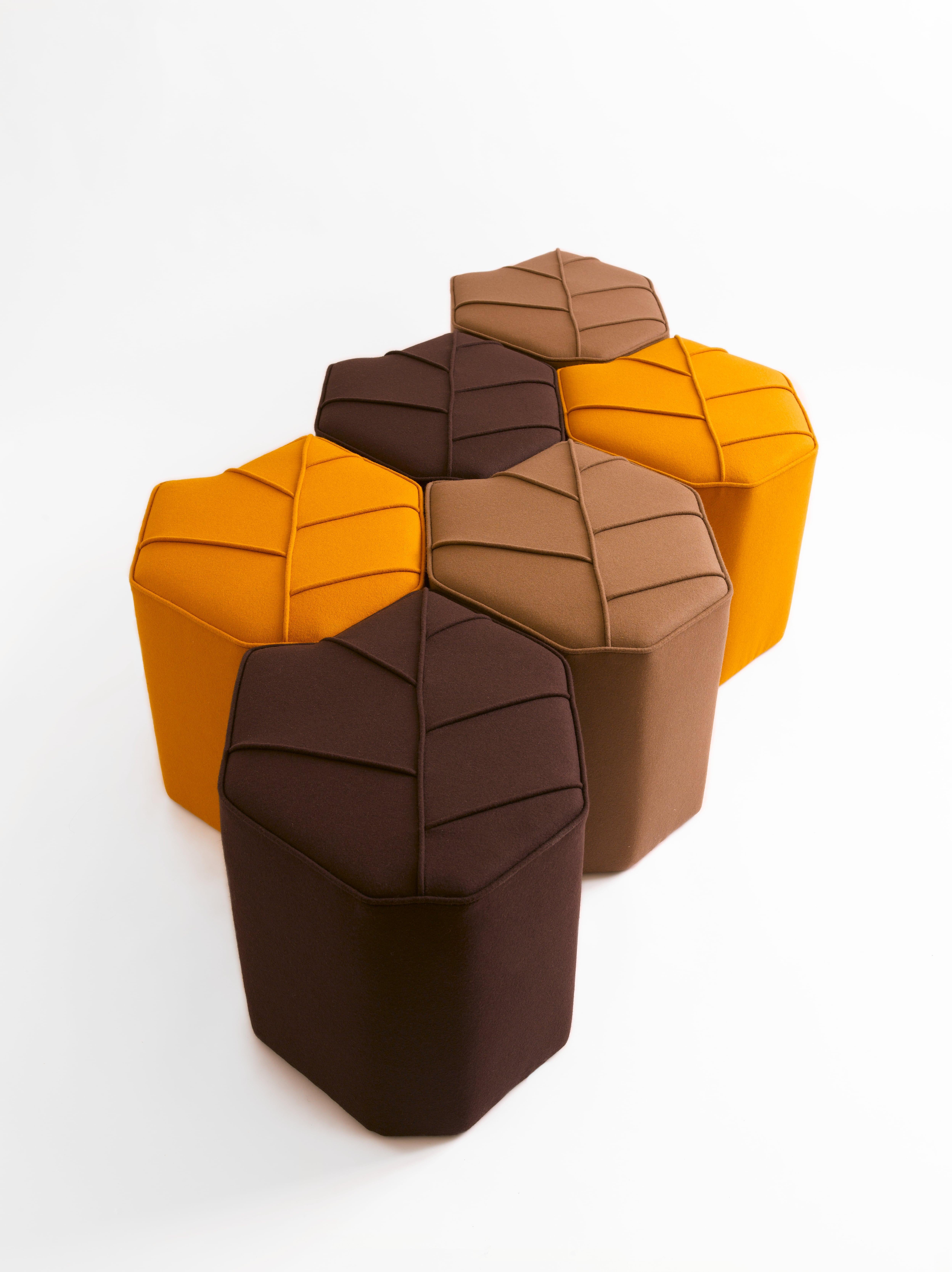 Pouf moderno Leaf Seat di design by nico, rivestito in Kvadrat  Tessuto di lana In condizioni Nuovo in vendita a HEEMSTEDE, NL
