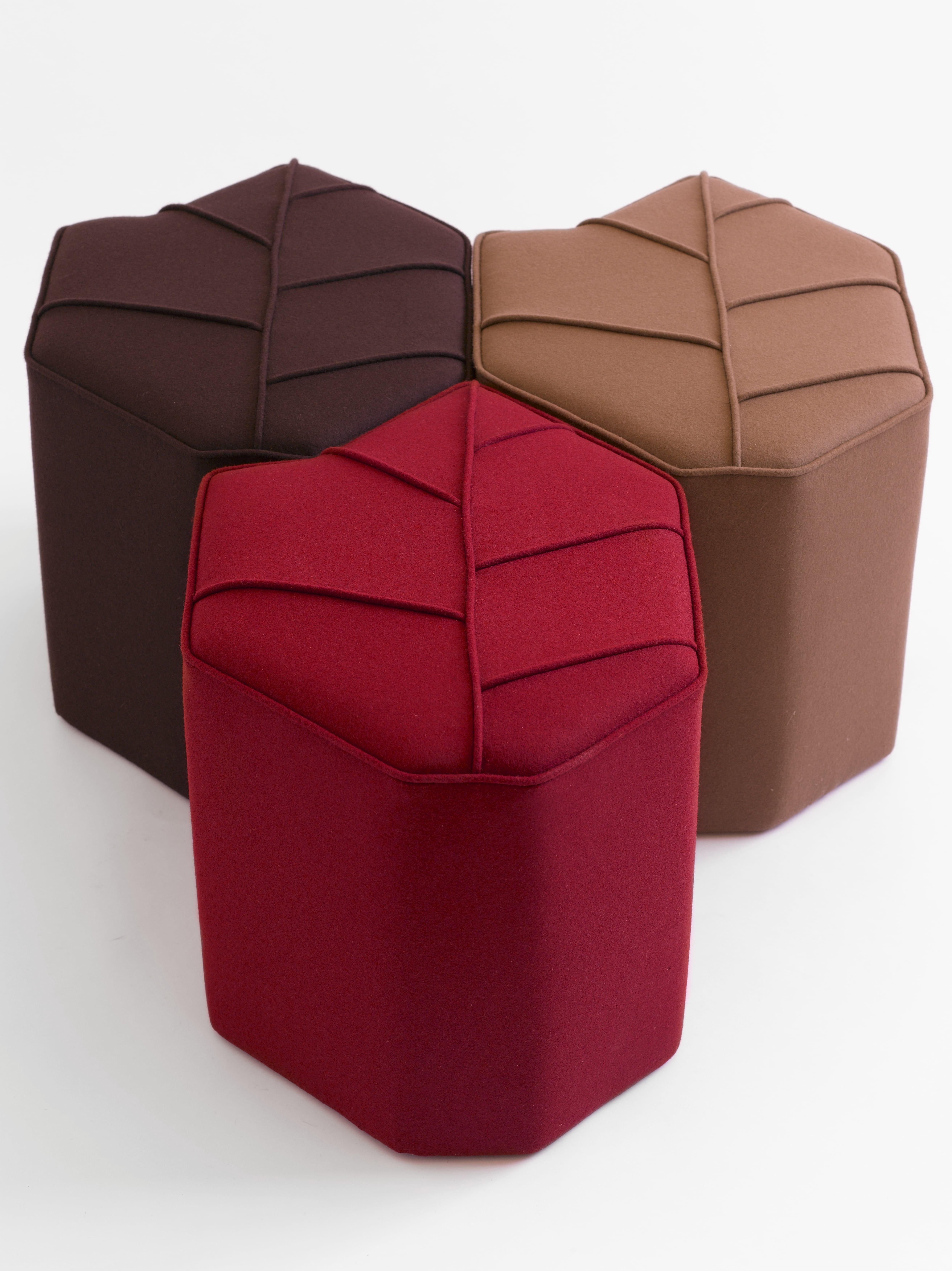 Pouf moderno Leaf Seat di design by nico, rivestito in Kvadrat  Tessuto di lana in vendita 1