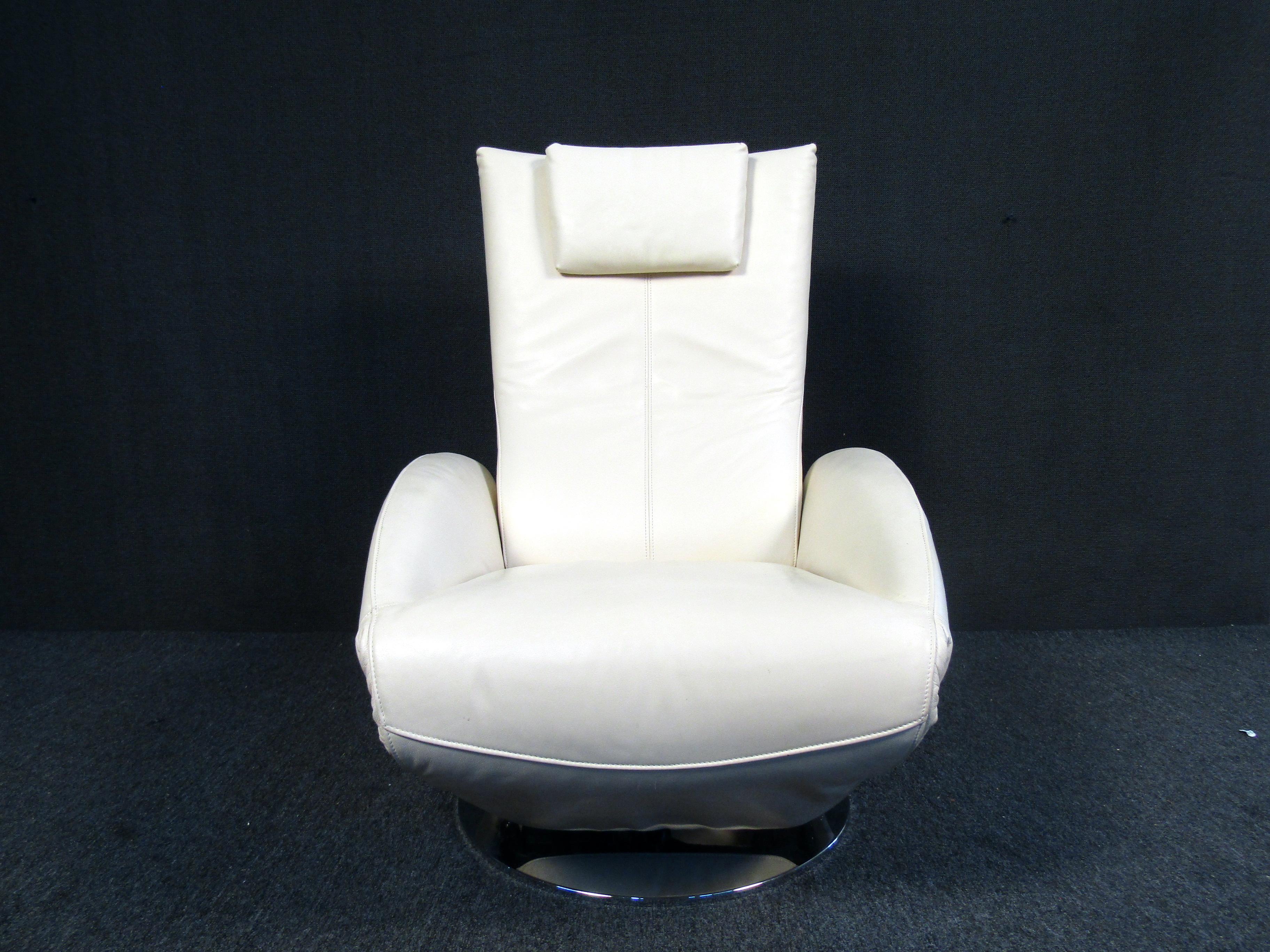 Modern Leather Armchair by FSM In Good Condition For Sale In Brooklyn, NY
