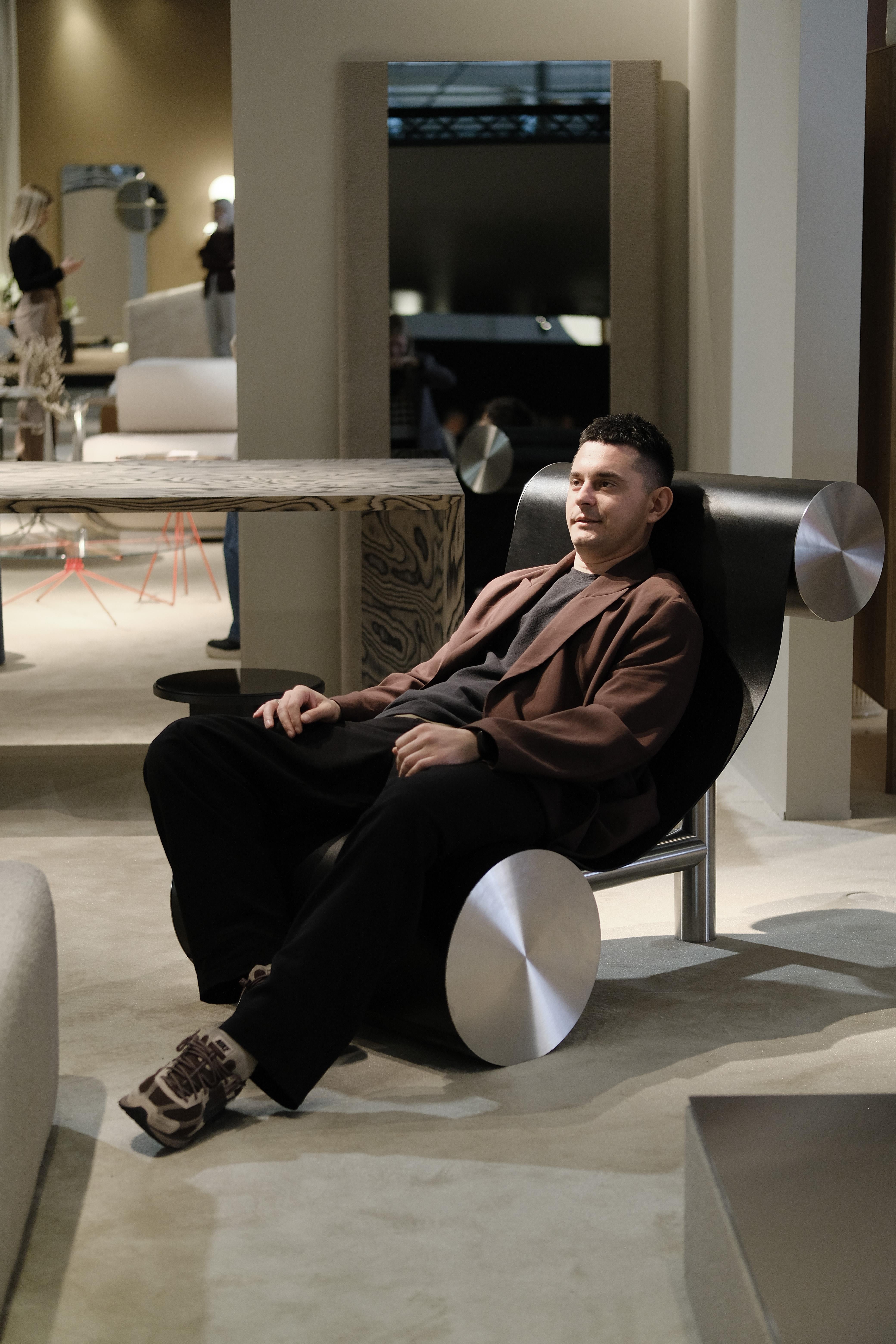 Ukrainien Fauteuil moderne en cuir 'Vero' de Palo Nero en vente