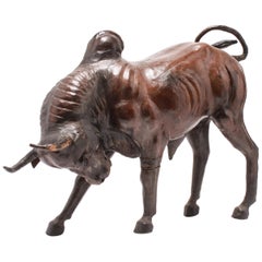 Sculpture moderne en cuir du taureau Brahma