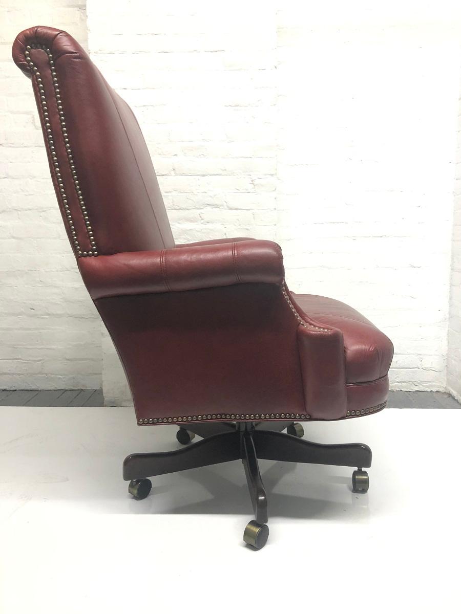 Modern Leather Office Chair In Good Condition In New York, NY