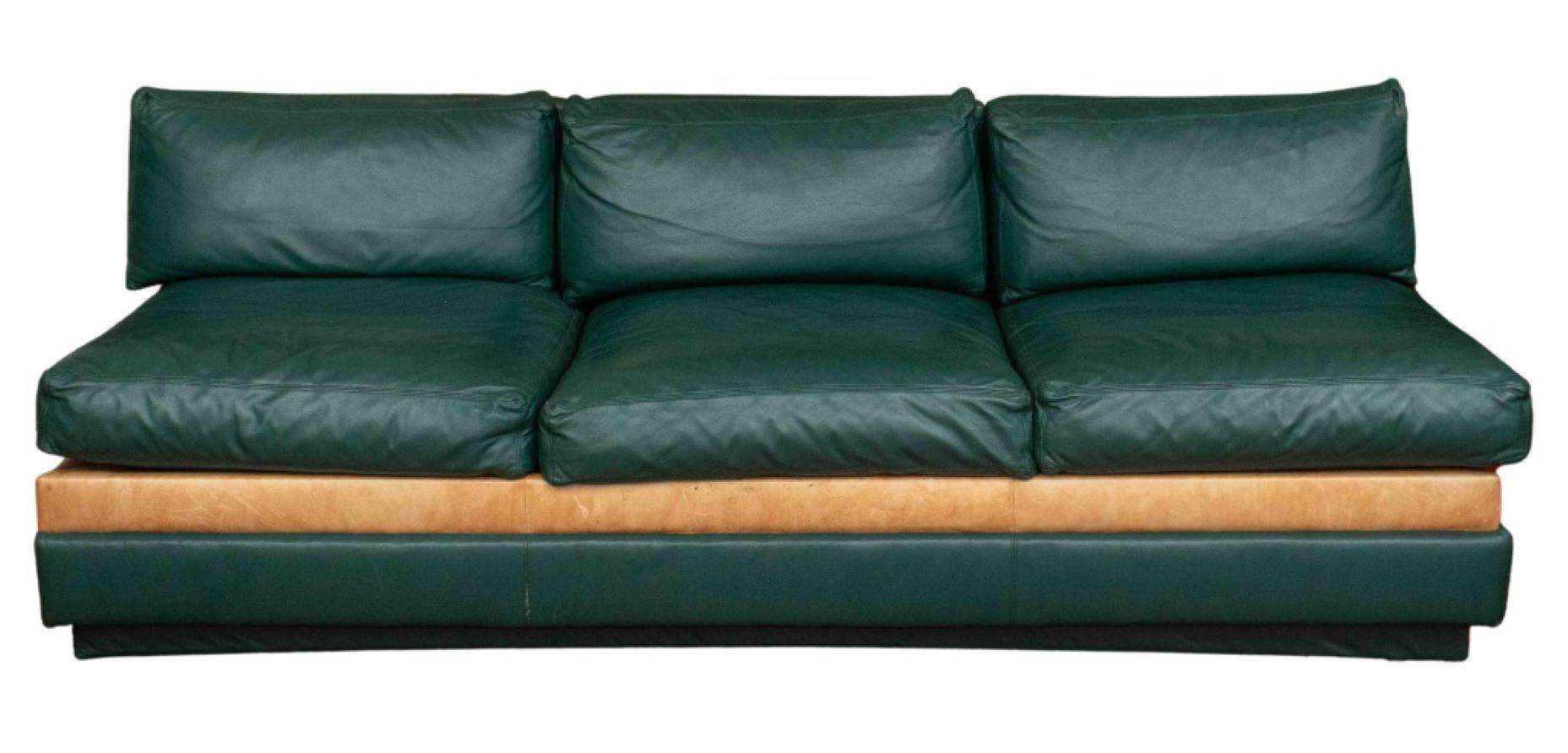 Modernes modernes Sleeper-Sofa aus Leder im Zustand „Gut“ im Angebot in New York, NY