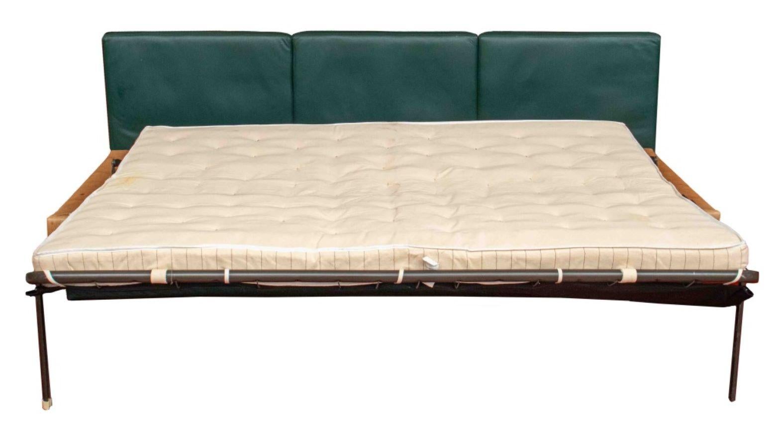 20th Century Modern Leather Sleeper Sectional Sofa For Sale