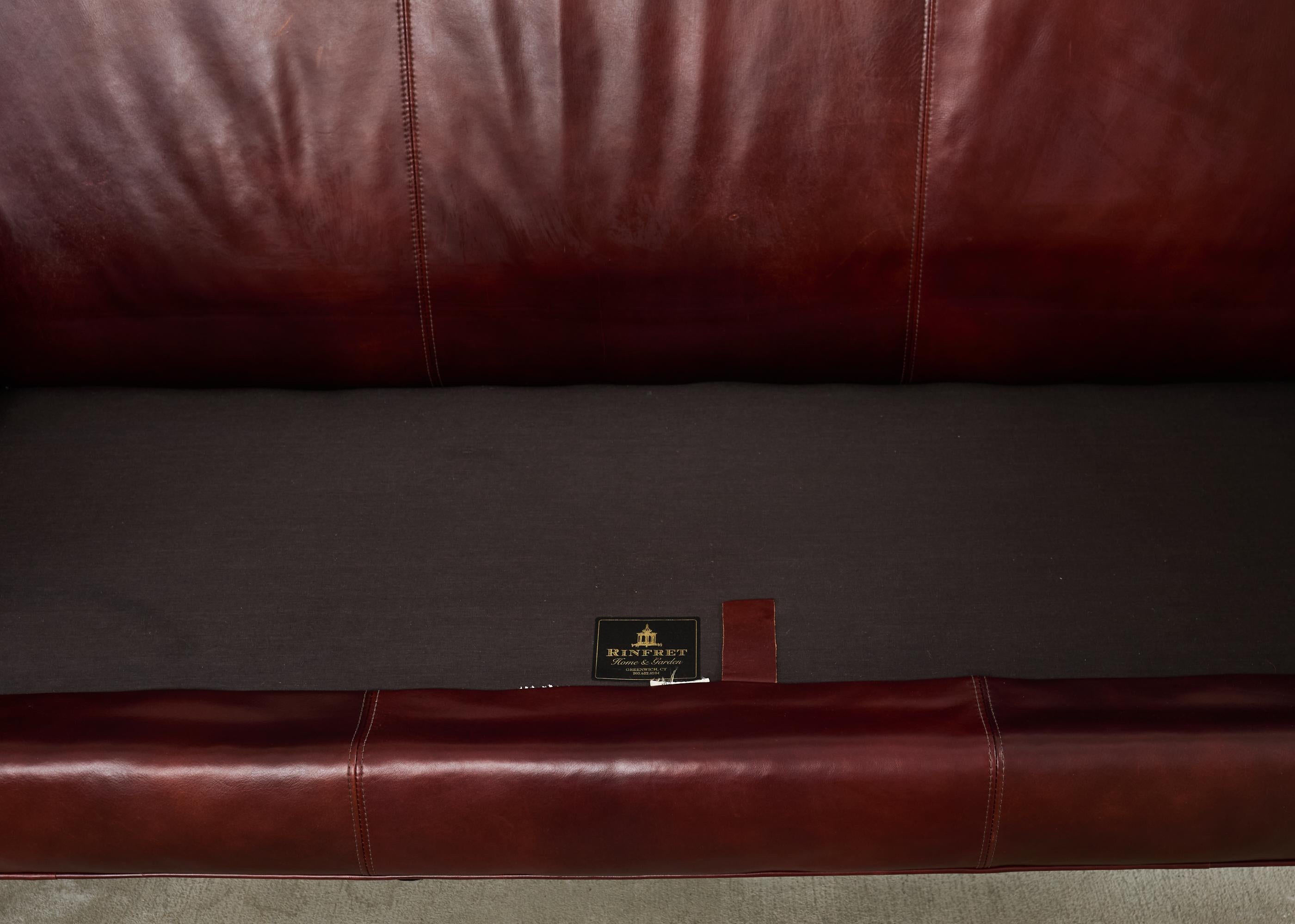 Sofá Settee moderno de cuero con respaldo y ruedas en venta 9