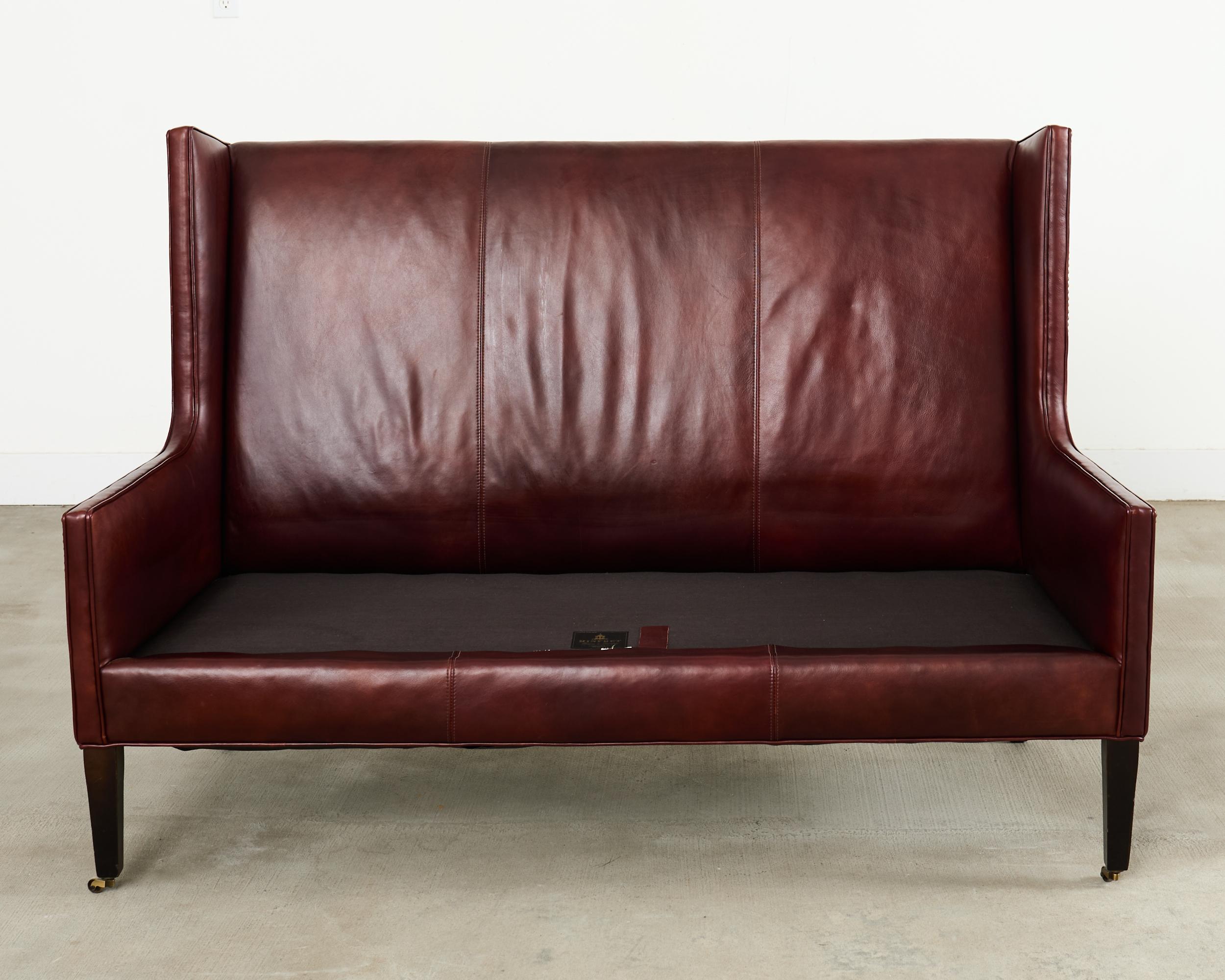 Sofá Settee moderno de cuero con respaldo y ruedas en venta 11