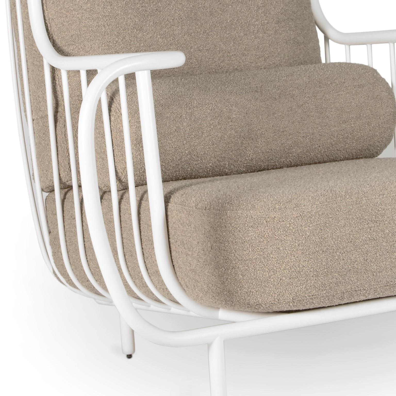 Portugais Fauteuil moderne Liberty à haut dossier en inox laqué blanc et coussins Boucl en vente