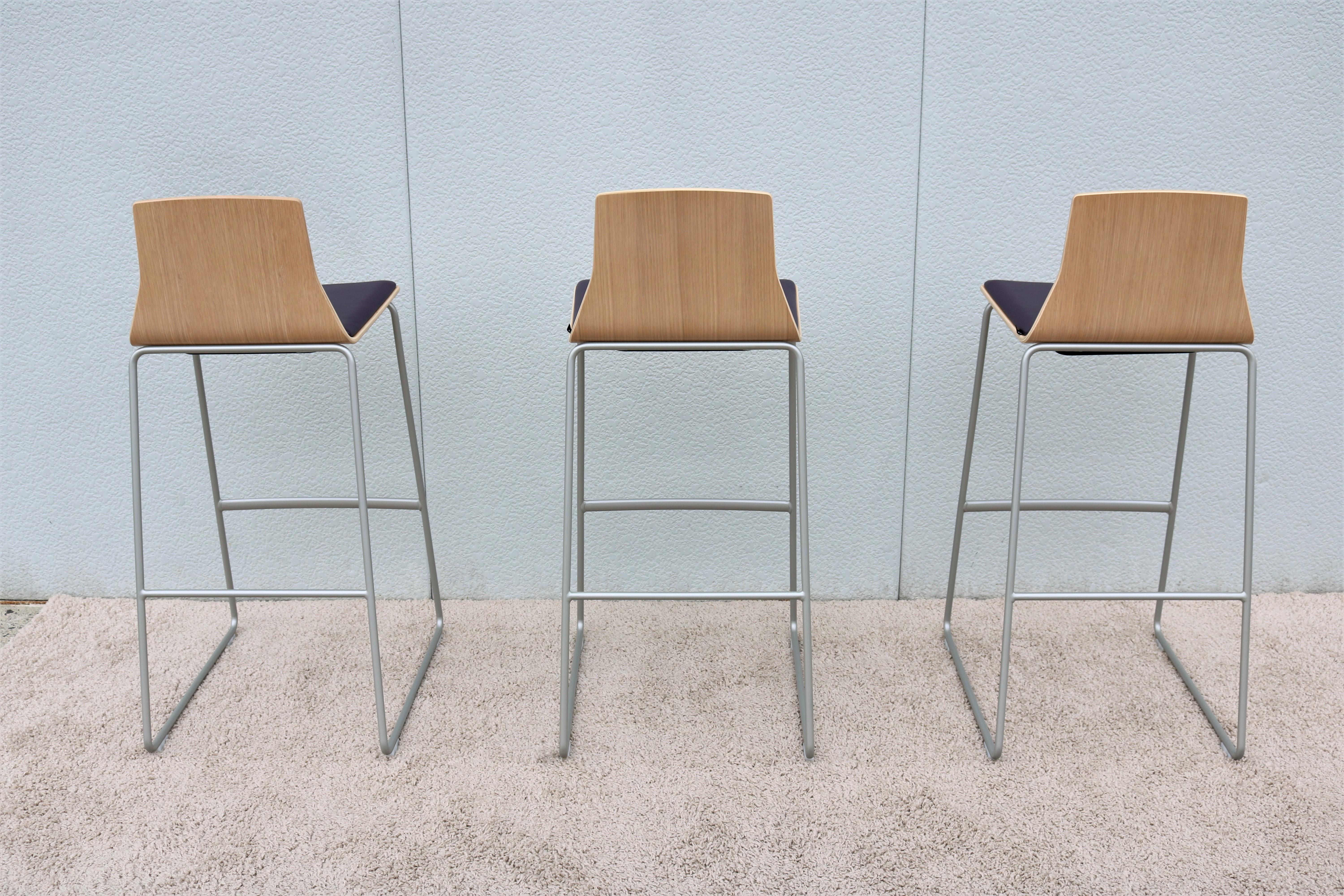 Modern Lievore Altherr Molina for Coalesse Montara650 Bar Stools, New Set of 3 In New Condition For Sale In Secaucus, NJ