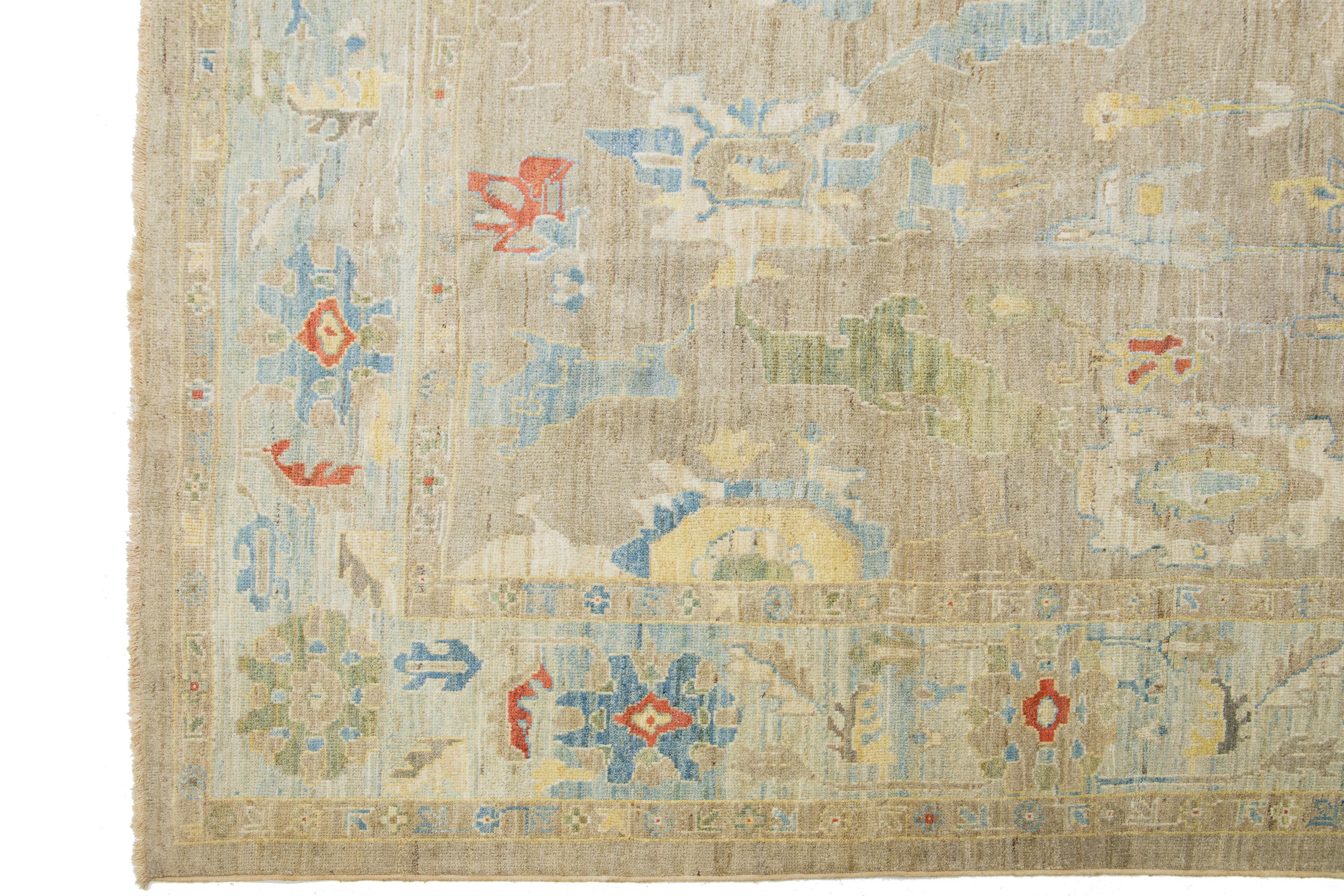 Modern Light Brown Sultanabad Square Wool Rug With Floral Desing In New Condition For Sale In Norwalk, CT