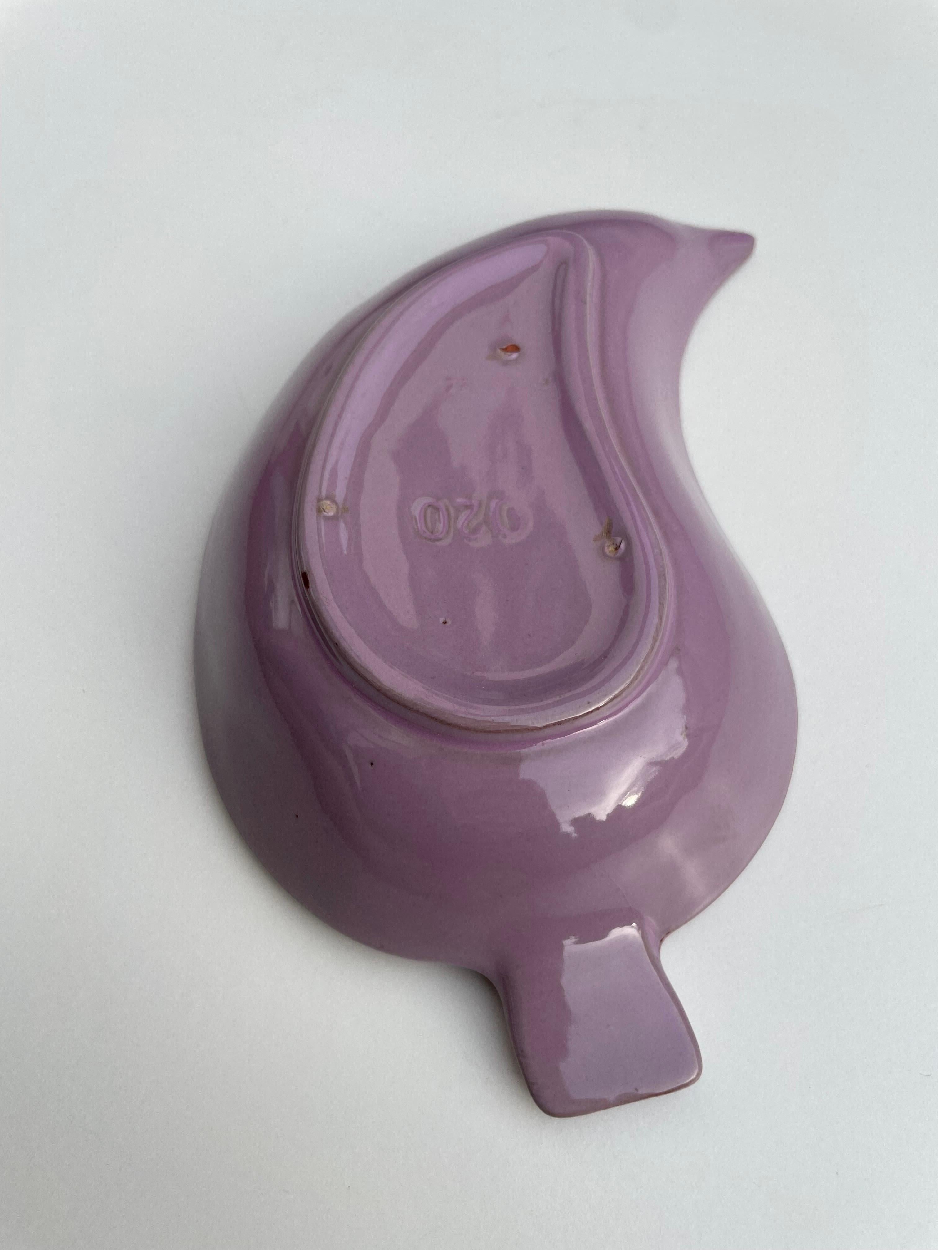 Scandinavian Modern Lilac Leaf Ceramic Vide Poche Dish, 1960s For Sale 1