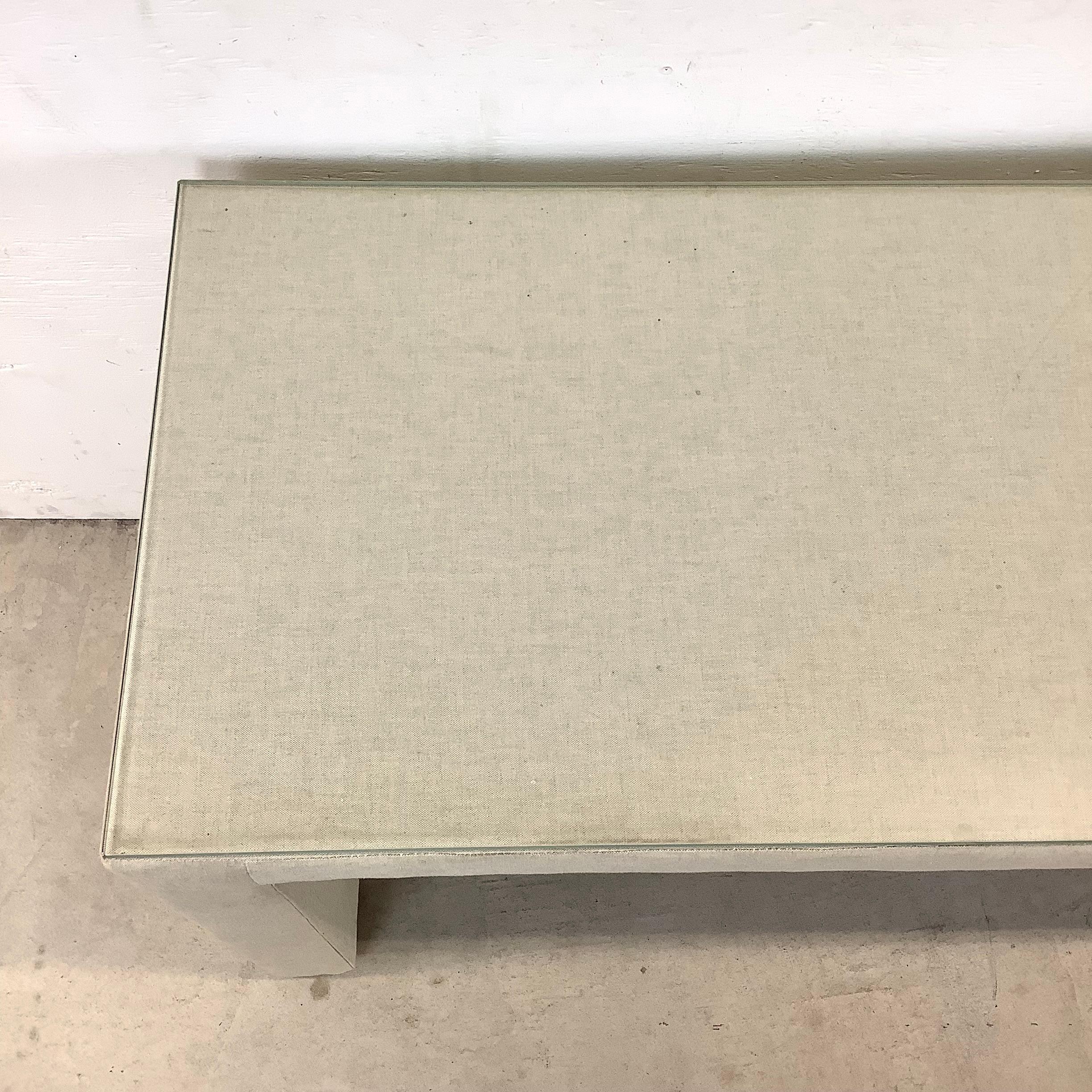 Modern Linen Parsons Table with Glass Top In Good Condition For Sale In Trenton, NJ