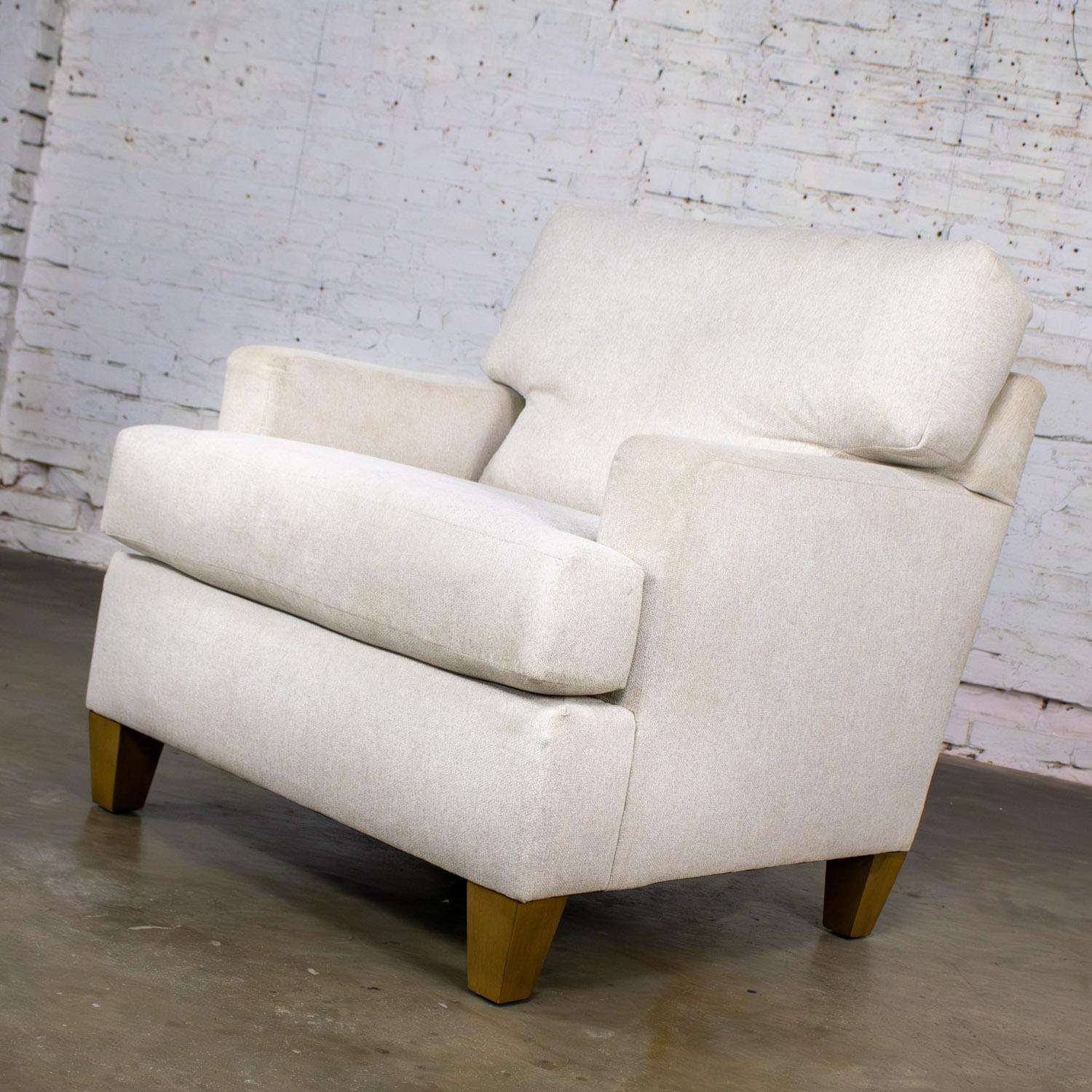 Moderner Lloyd Club- oder Akzentstuhl von Flexsteel, gepolstert mit beigem Tweed-Stoff im Zustand „Gut“ im Angebot in Topeka, KS