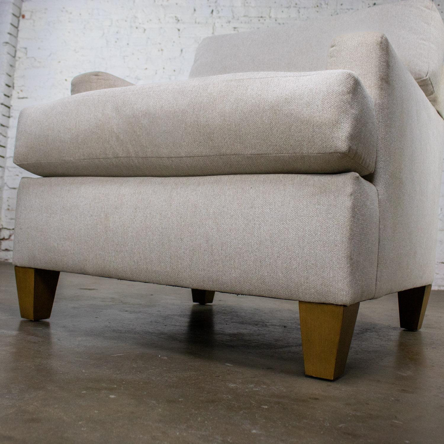 Moderner Lloyd Club- oder Akzentstuhl von Flexsteel, gepolstert mit beigem Tweed-Stoff im Angebot 3