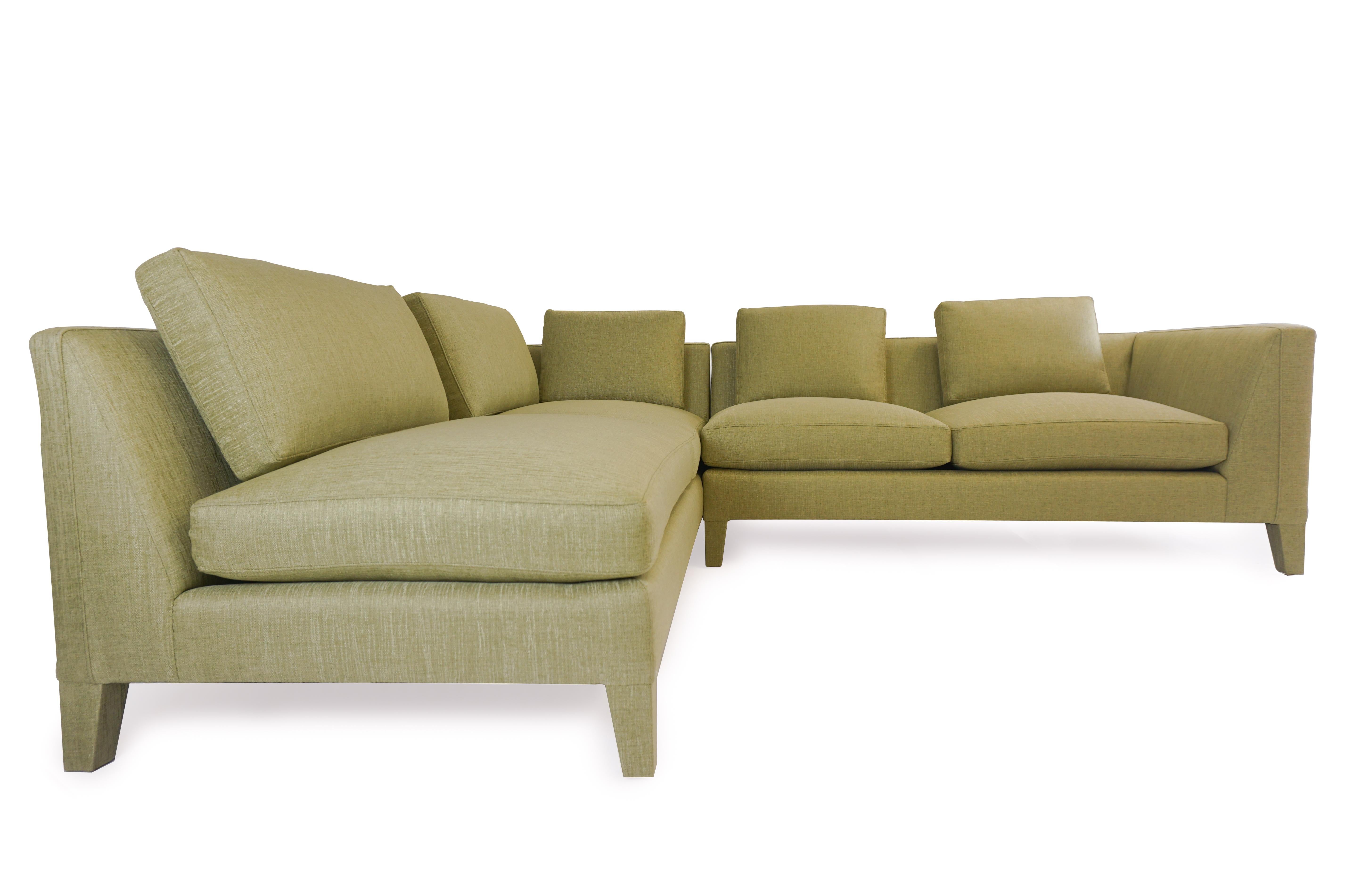 Modern Loose Cushion Sectional Sofa with Upholstered Legs In New Condition For Sale In Greenwich, CT