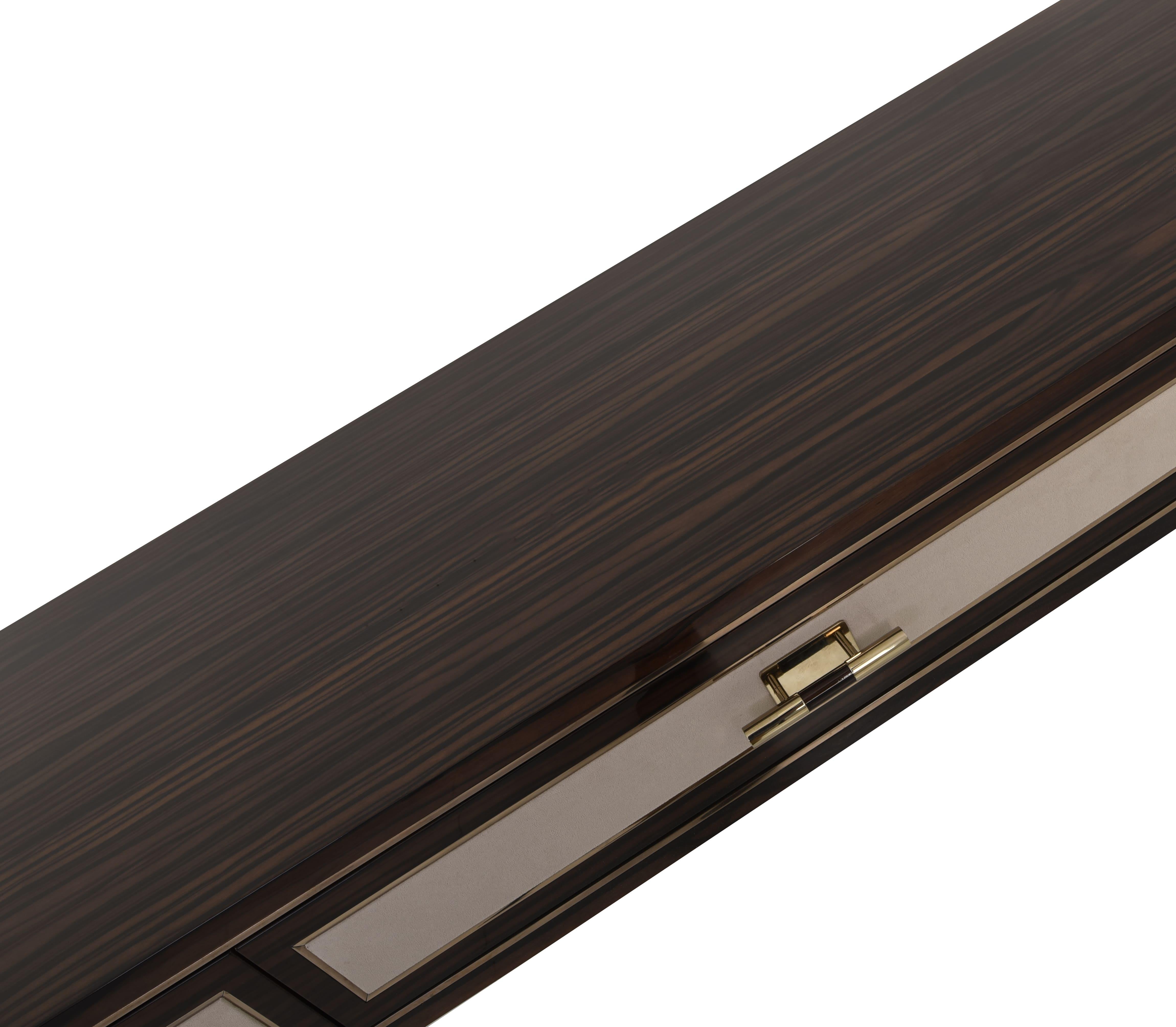 Portugais Modern Loren Console Table en vente