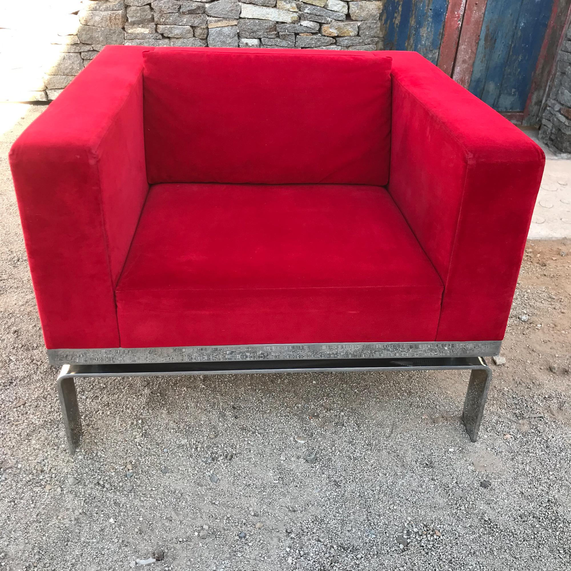Club Chair
Fabulously Modern Contemporary Chrome Lounge Chair in an elegant Red by designers Collin Burry & Terry Walker for Martin Brattrud of California
Reminiscent of Milo Baughman midcentury design.
Chrome Plated Steel, Original Upholstery in