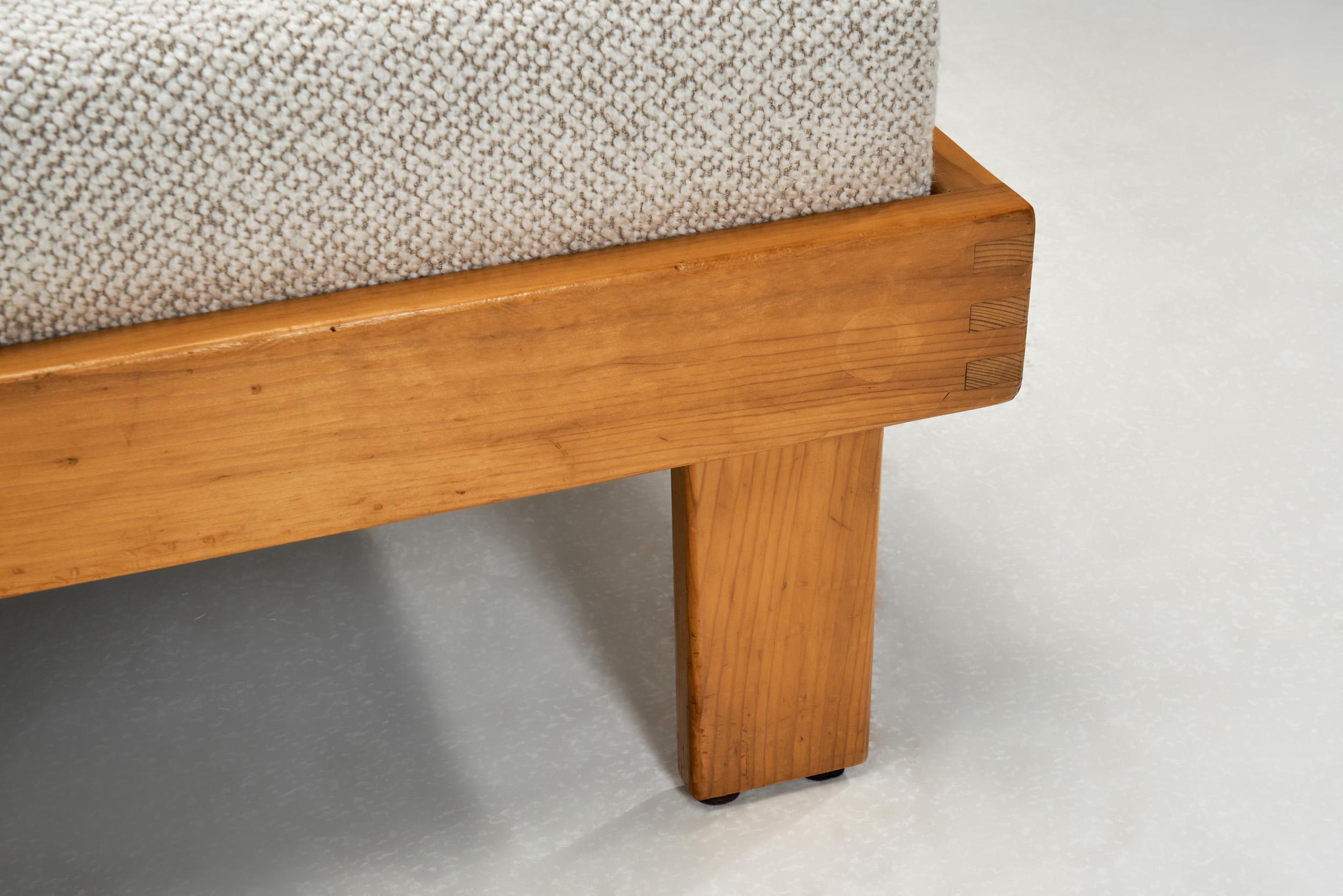 Chaise longue moderne avec tapisserie en bouclette, Europe, milieu du 20e siècle en vente 10