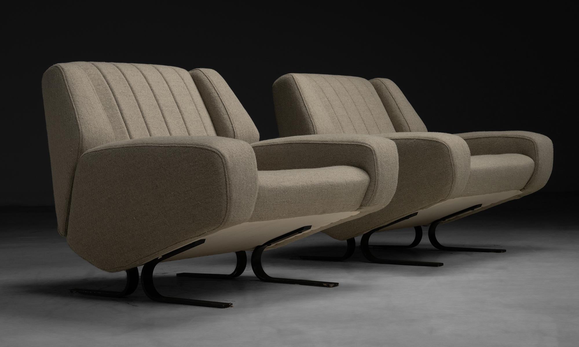Wool Modern Lounge Chairs, Italy 1970 For Sale