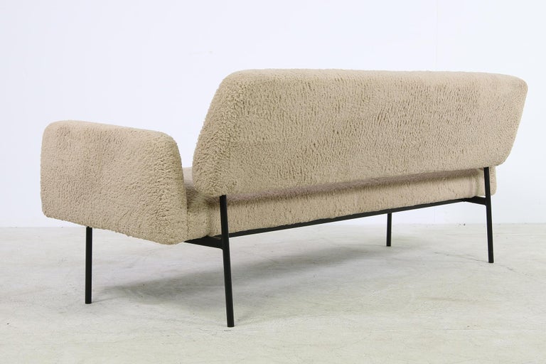 Modern Lounge Sofa Nathan Lindberg Mod. 43 Teddy Fur Sheepskin Minimalist In Good Condition For Sale In Hamminkeln, DE
