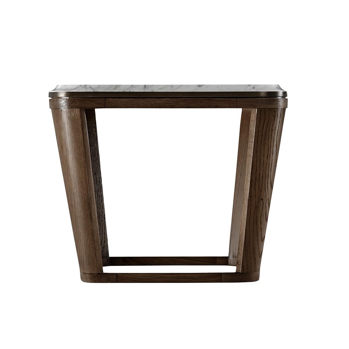 Modern Low Accent Table In New Condition For Sale In Westwood, NJ