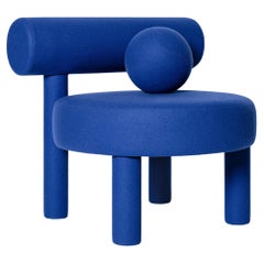 Moderner niedriger Stuhl ''GROPIUS CS1'' von NOOM, Blau