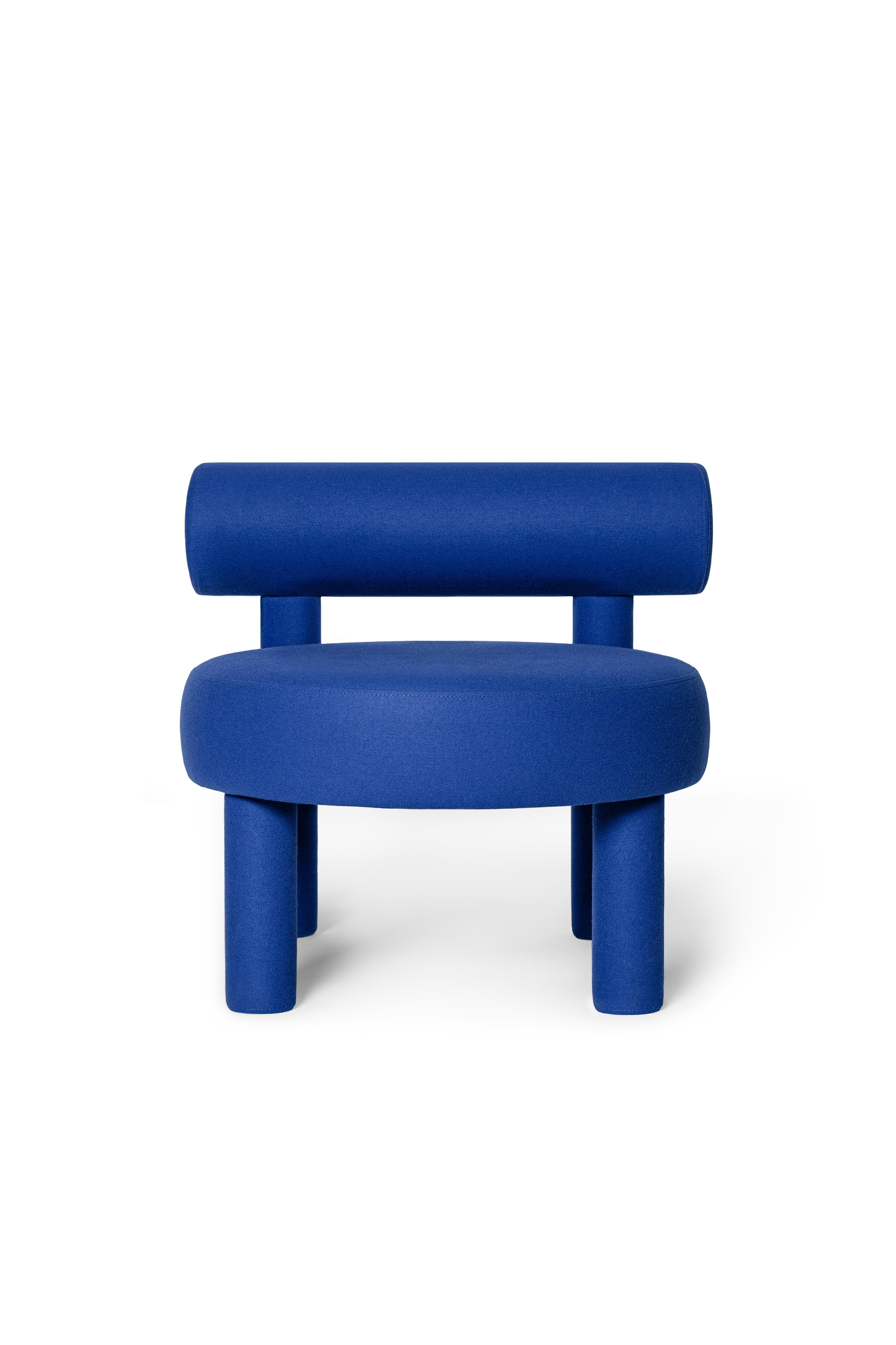 Fabric Modern Low Chair Gropius CS1 in Fire Retardant Cobalt Blue Wool fabric by NOOM For Sale