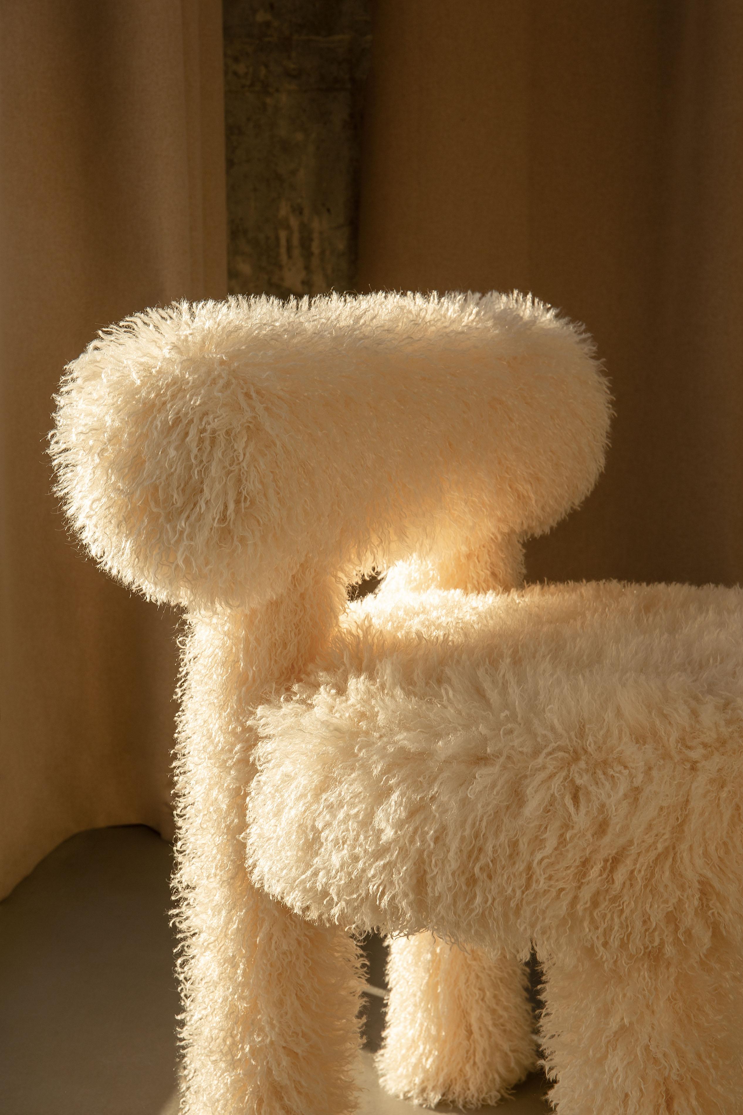 Modern Low Chair Gropius CS1 Fluffy Edition with Ottoman in Faux Fur by NOOM For Sale 6